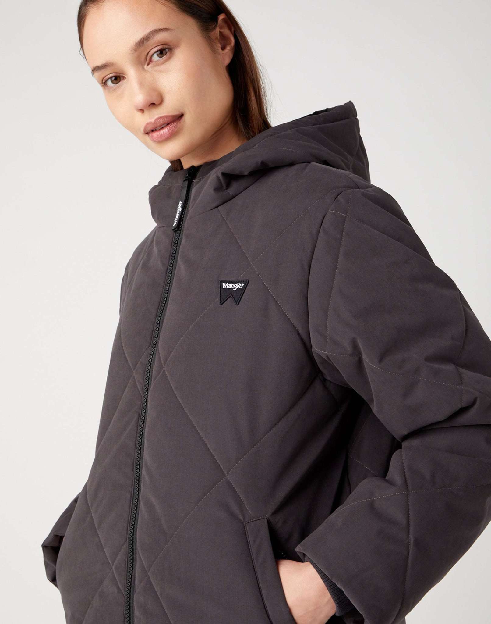 Long Quilted Jacket in Faded Black Vestes Wrangler   