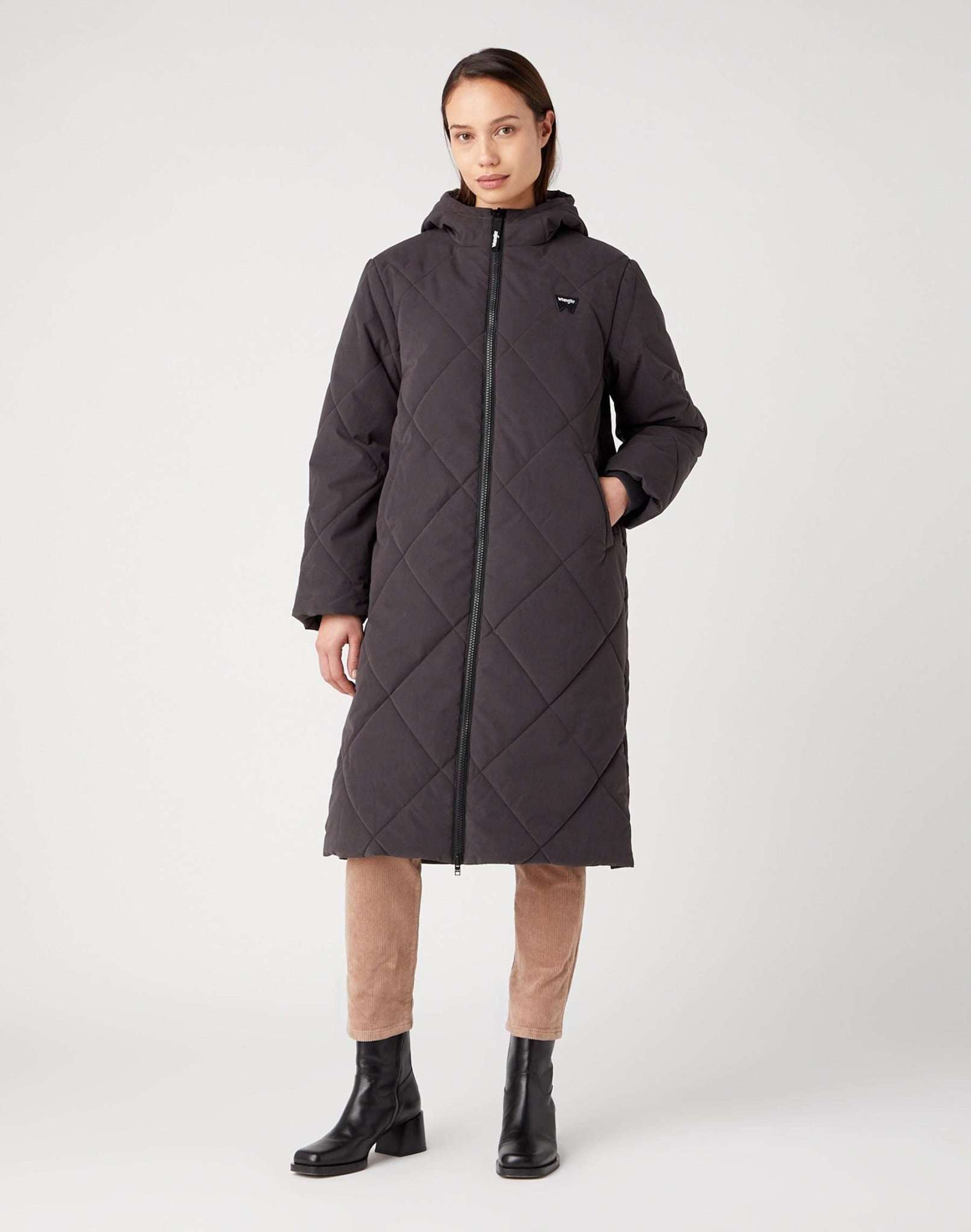 Long Quilted Jacket in Faded Black Vestes Wrangler   