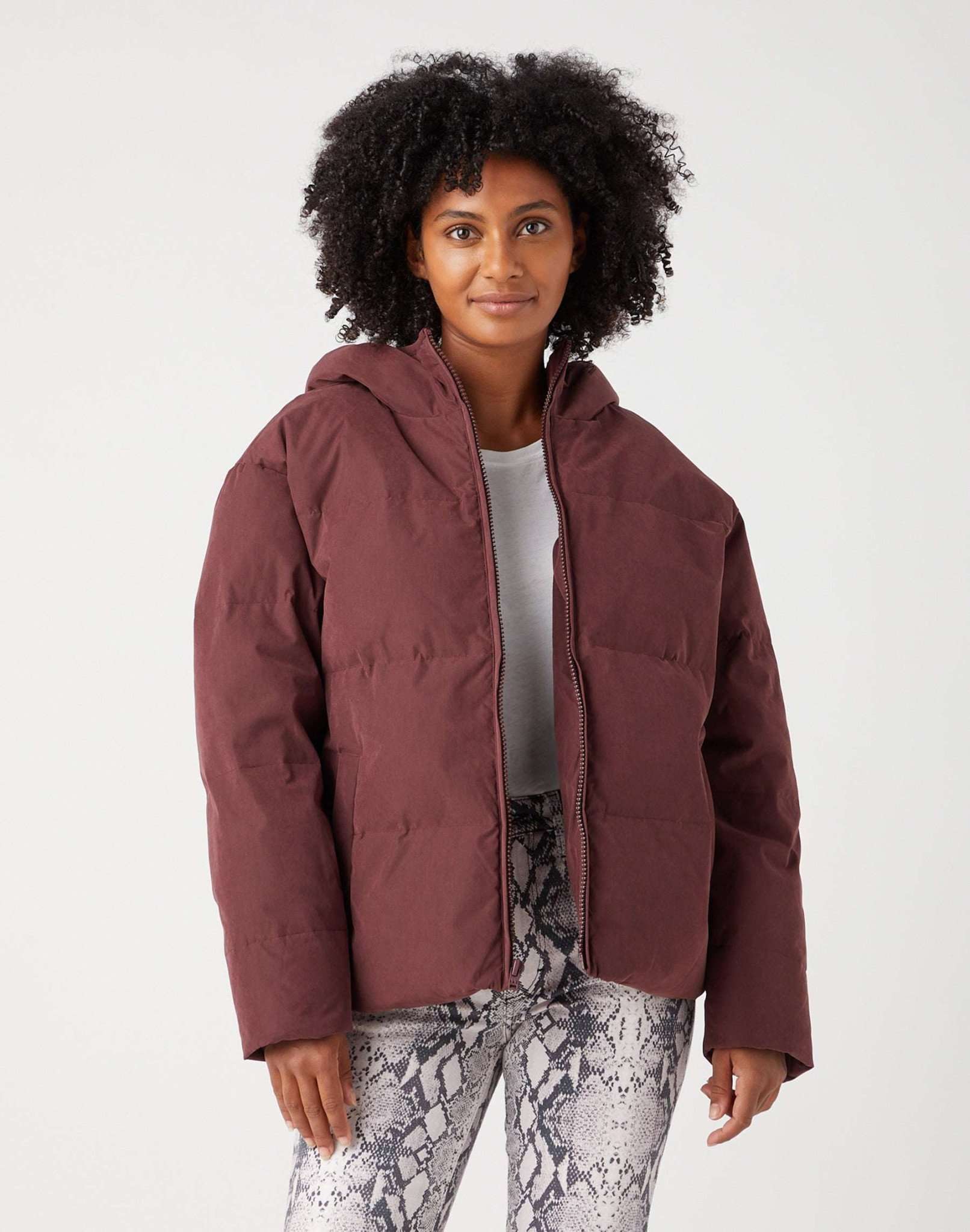 Embossed Puffer in Dahlia Vestes Wrangler   