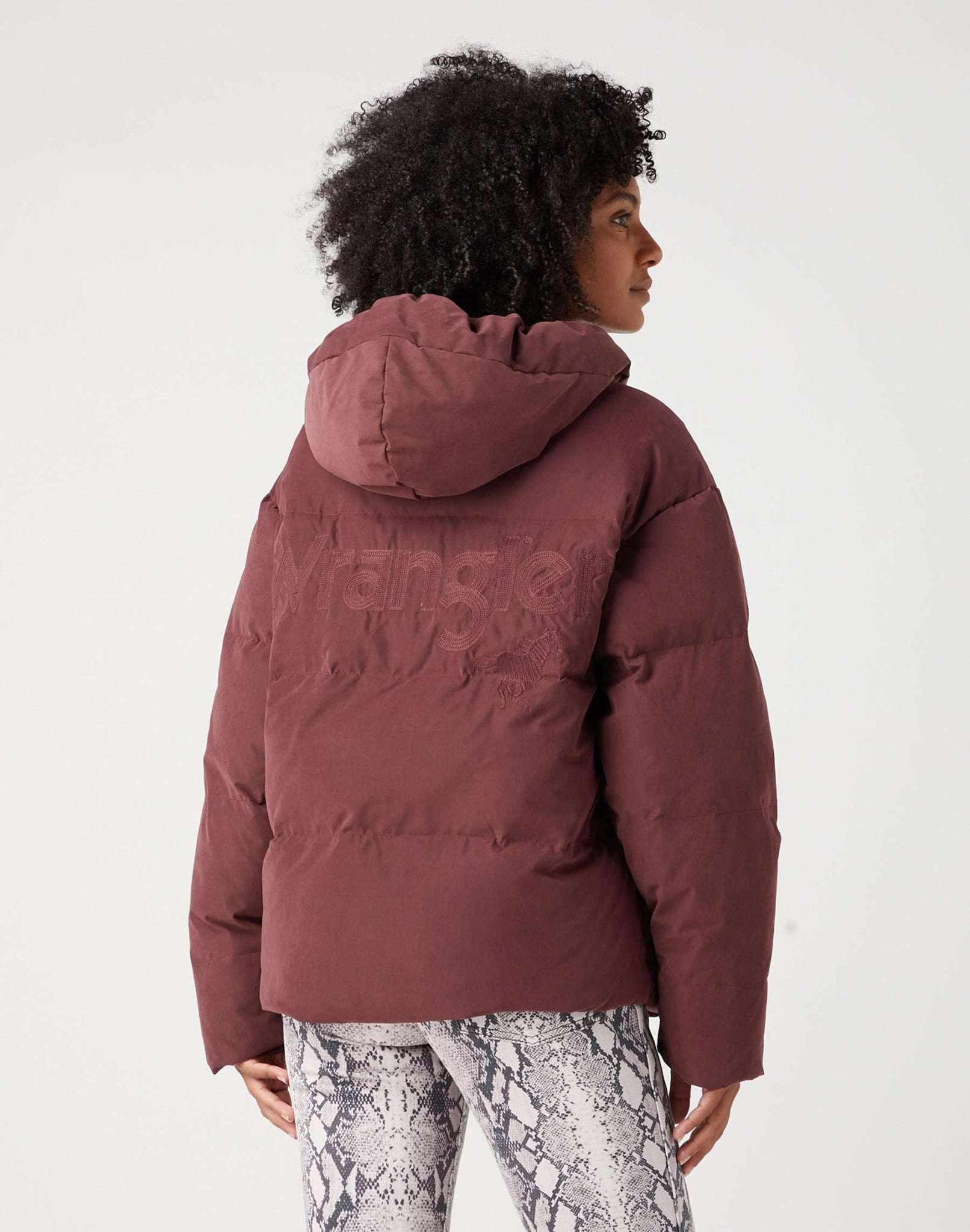 Embossed Puffer in Dahlia Vestes Wrangler   