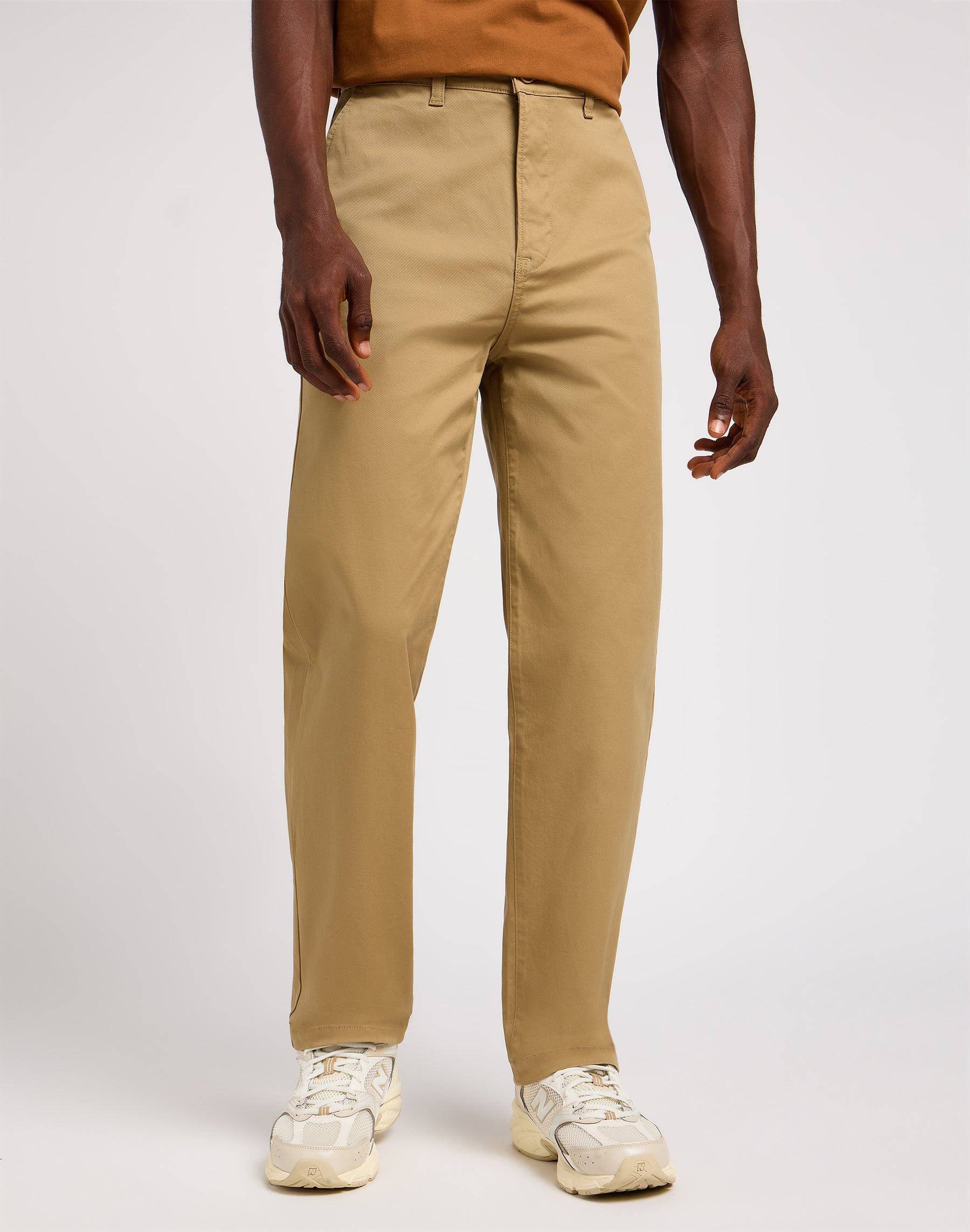 Relaxed Chino Leesures in Clay Pantalon Lee   