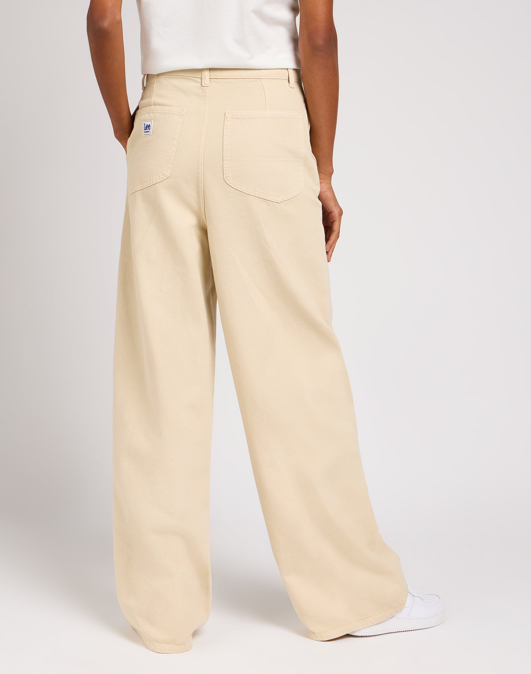 Relaxed Chino in Greige Pantalon Lee   