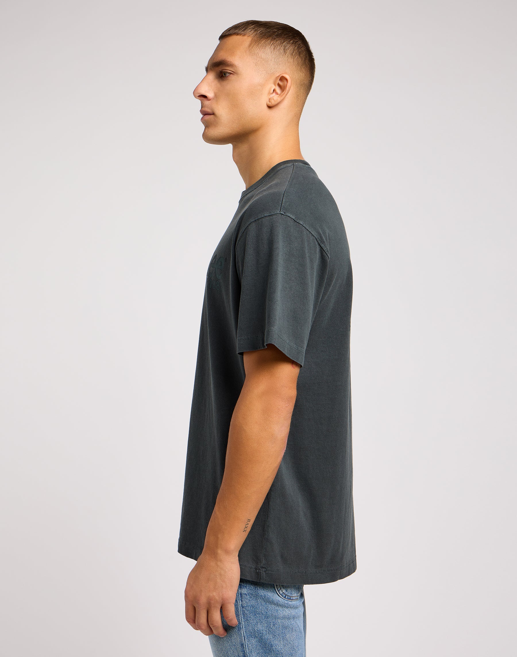 Tee Loose Logo en Washed Black T-shirts Lee   