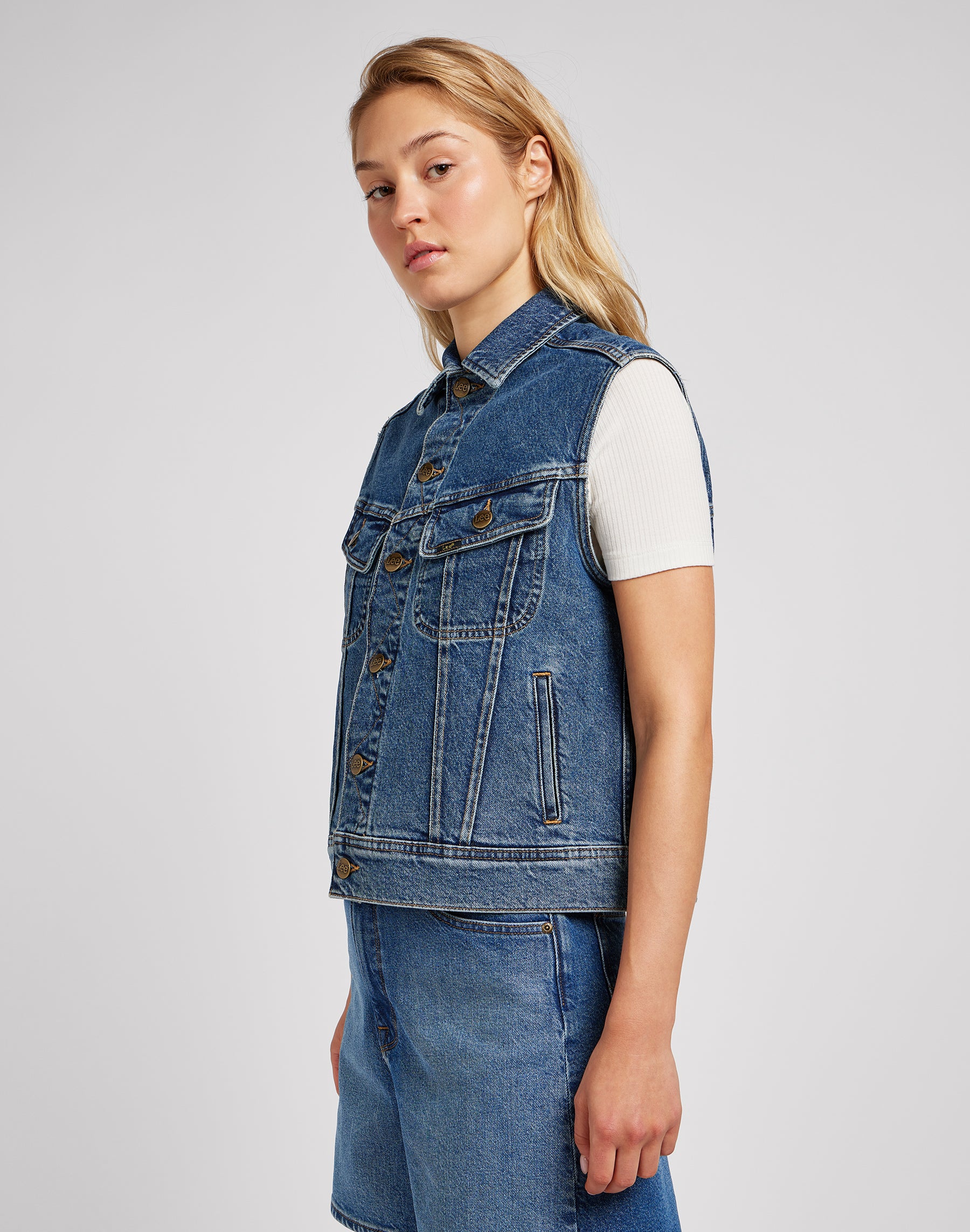 Sleeveless Rider Jacket in Classic Indigo Vestes Lee   