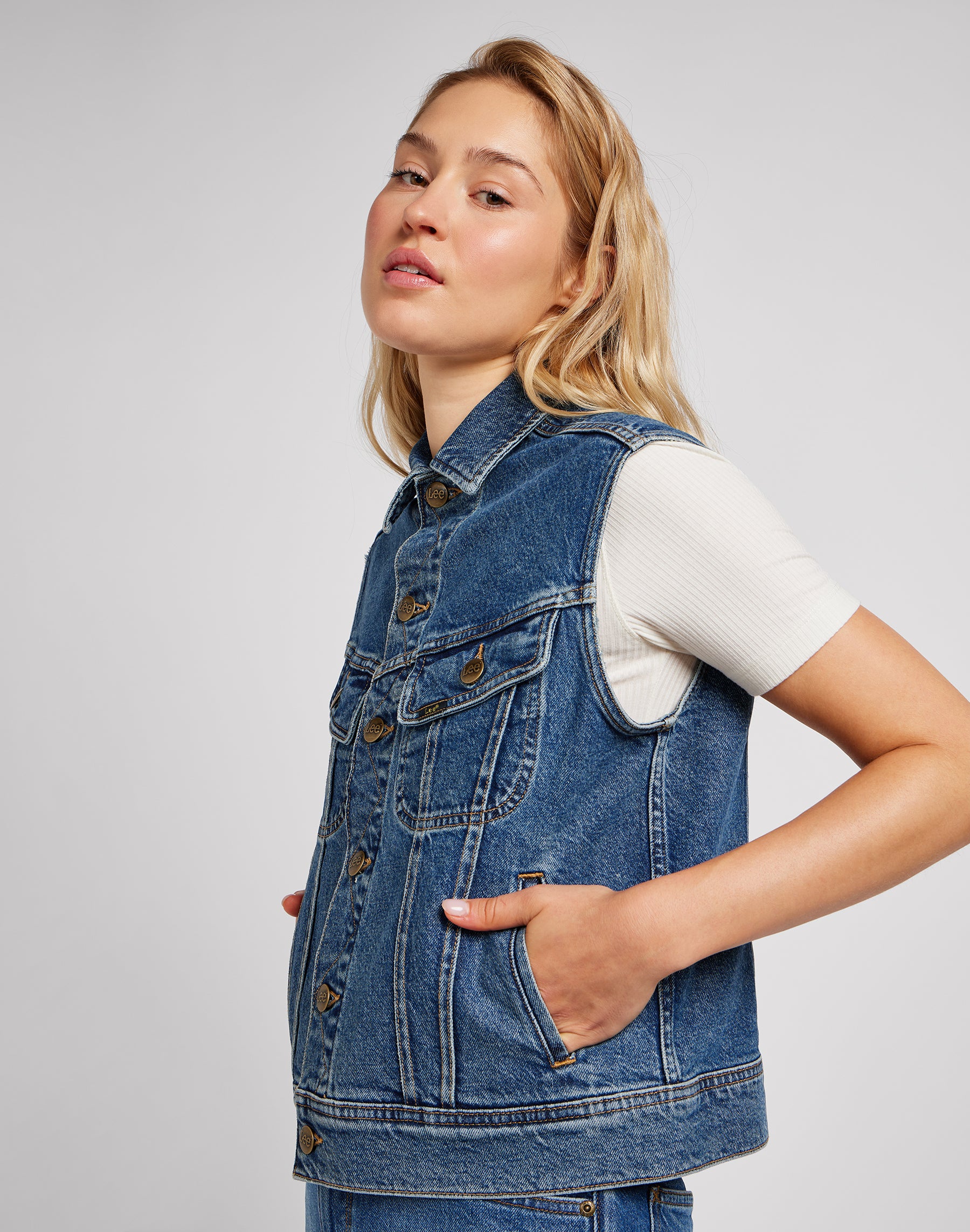 Sleeveless Rider Jacket in Classic Indigo Vestes Lee   