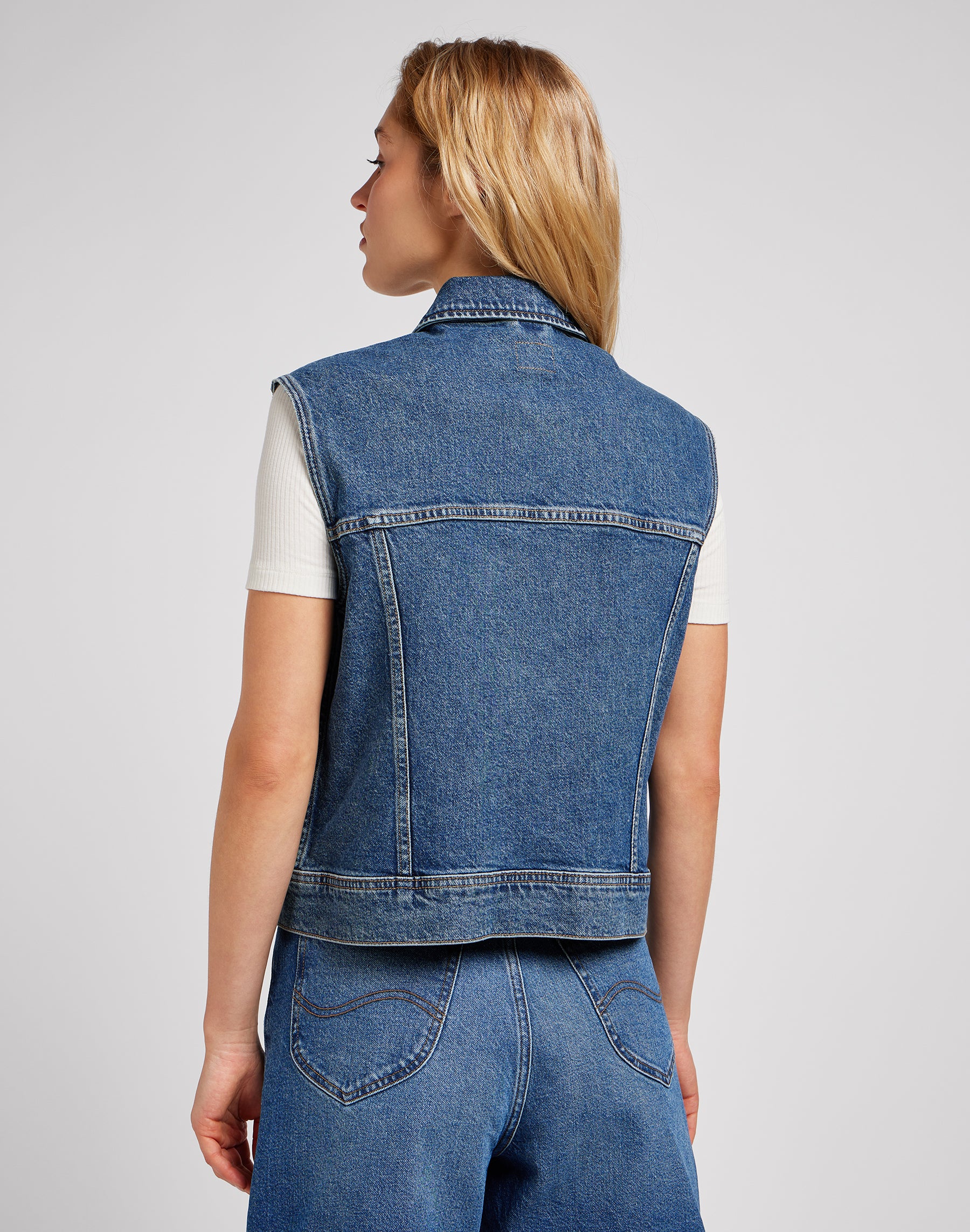 Sleeveless Rider Jacket in Classic Indigo Vestes Lee   