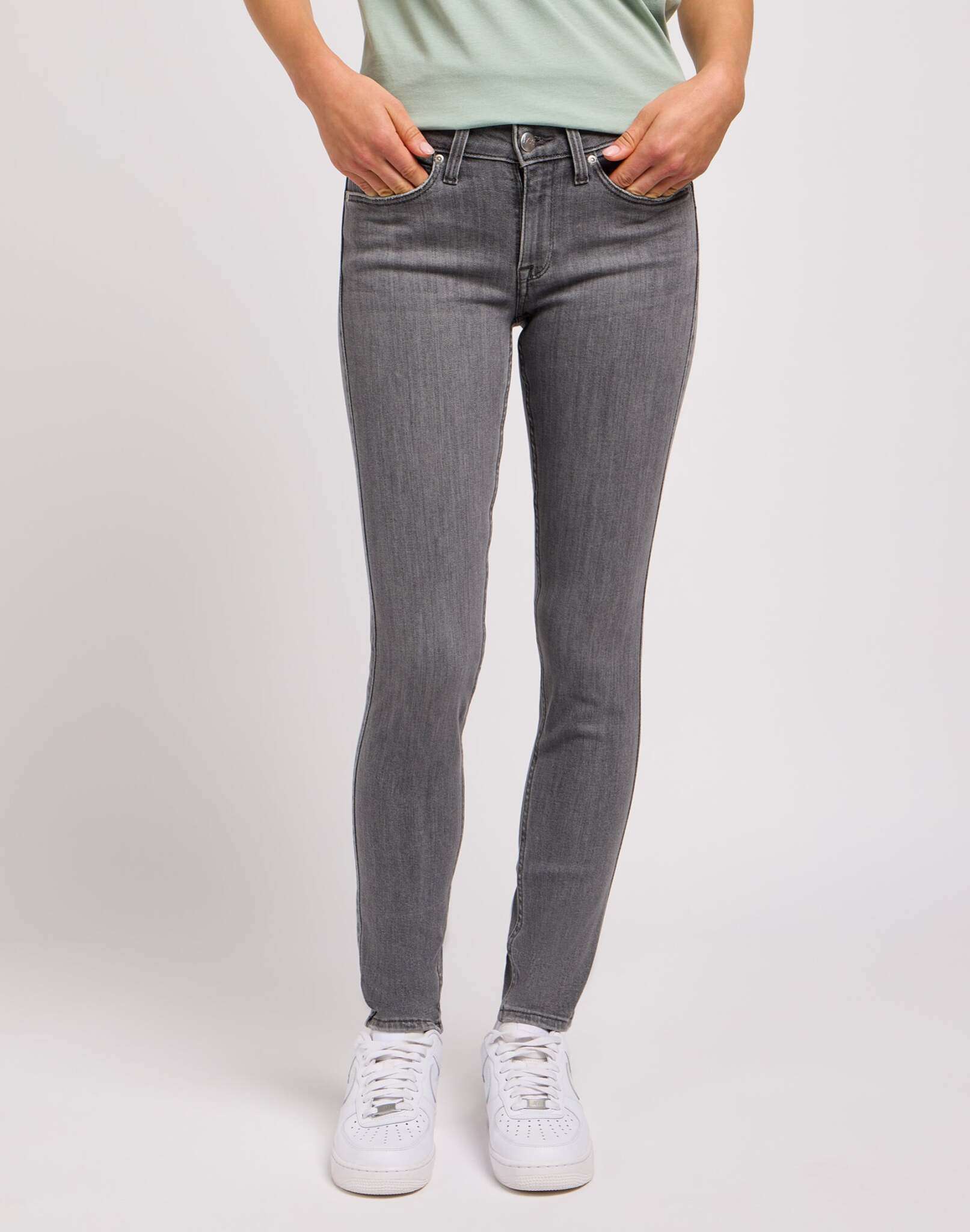 Scarlett en jeans Ash Stone Lee   