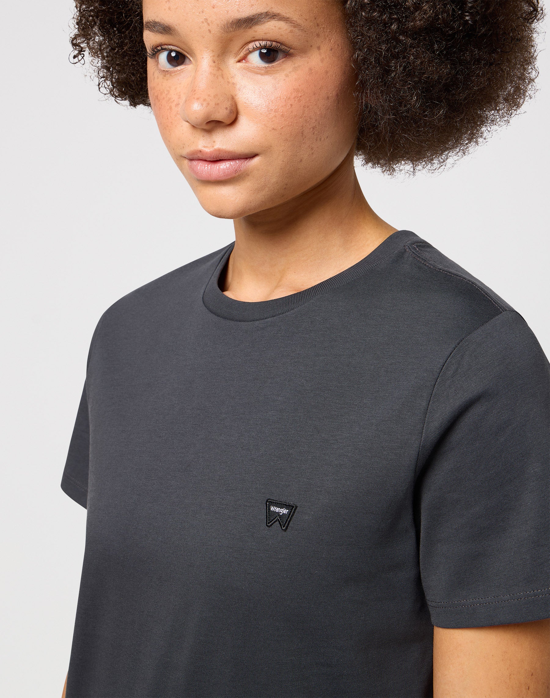 Regular Tee in Faded Black T-shirts Wrangler