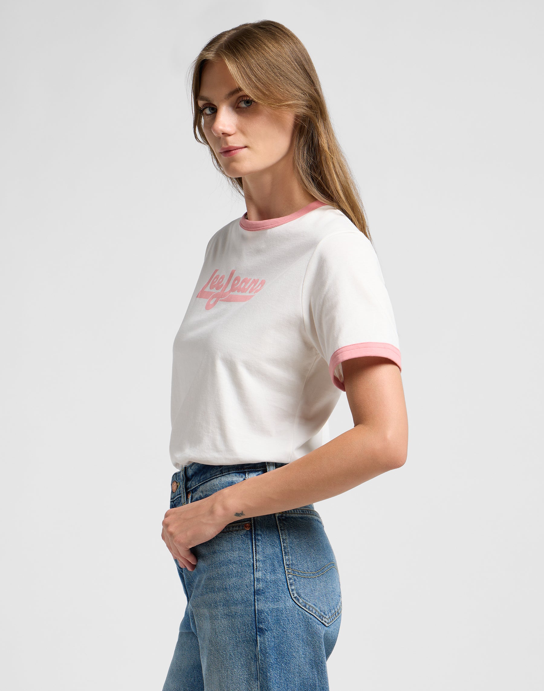 Tee Ringer dans Cassie Pink T-shirts Lee   