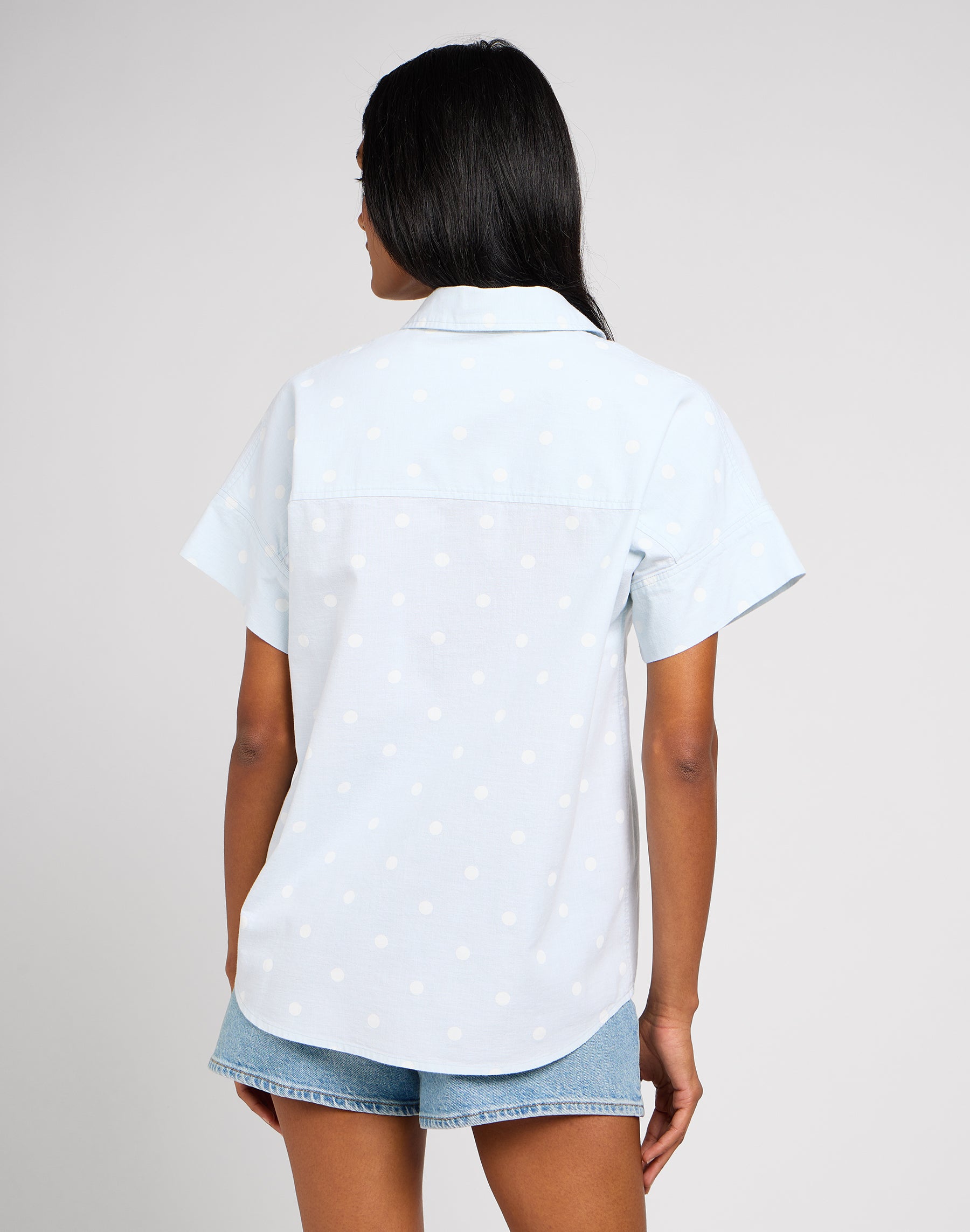 Loose Utility Shirt in Pale Blue Chemises Lee   