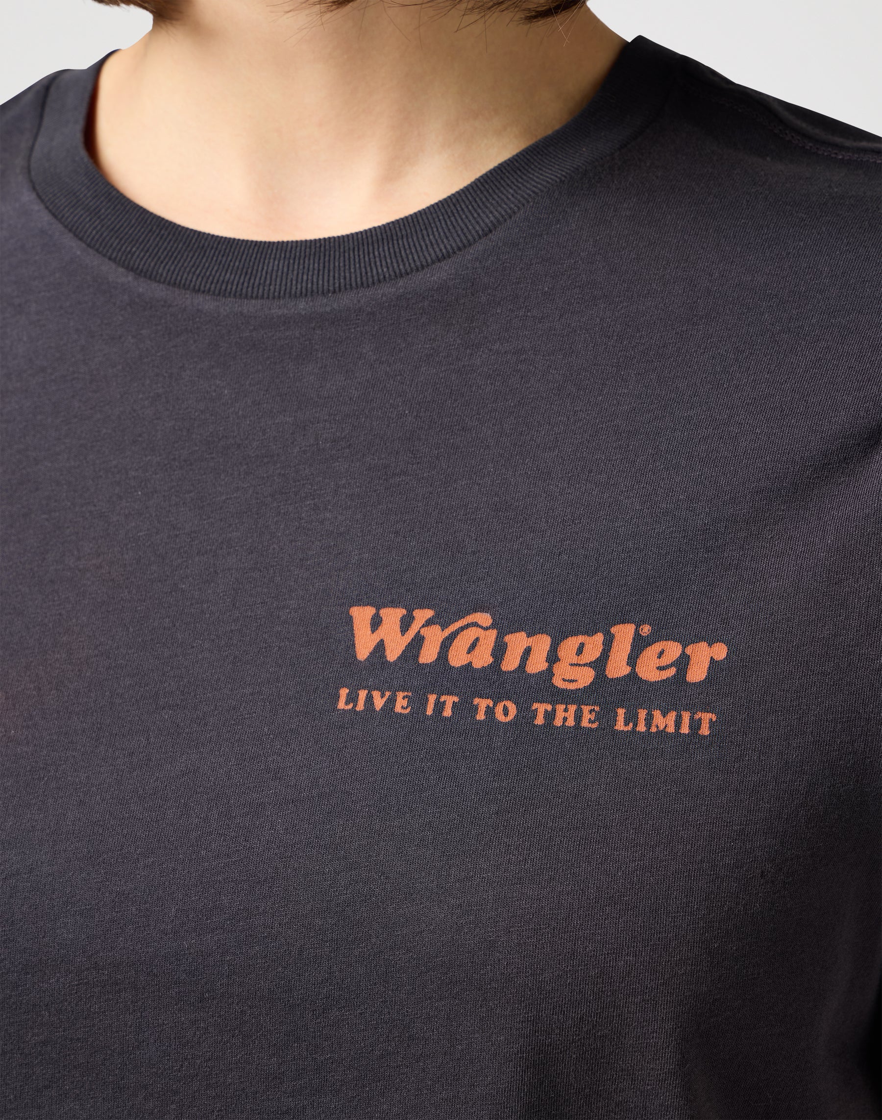 Regular Tee in Faded Black T-shirts Wrangler   