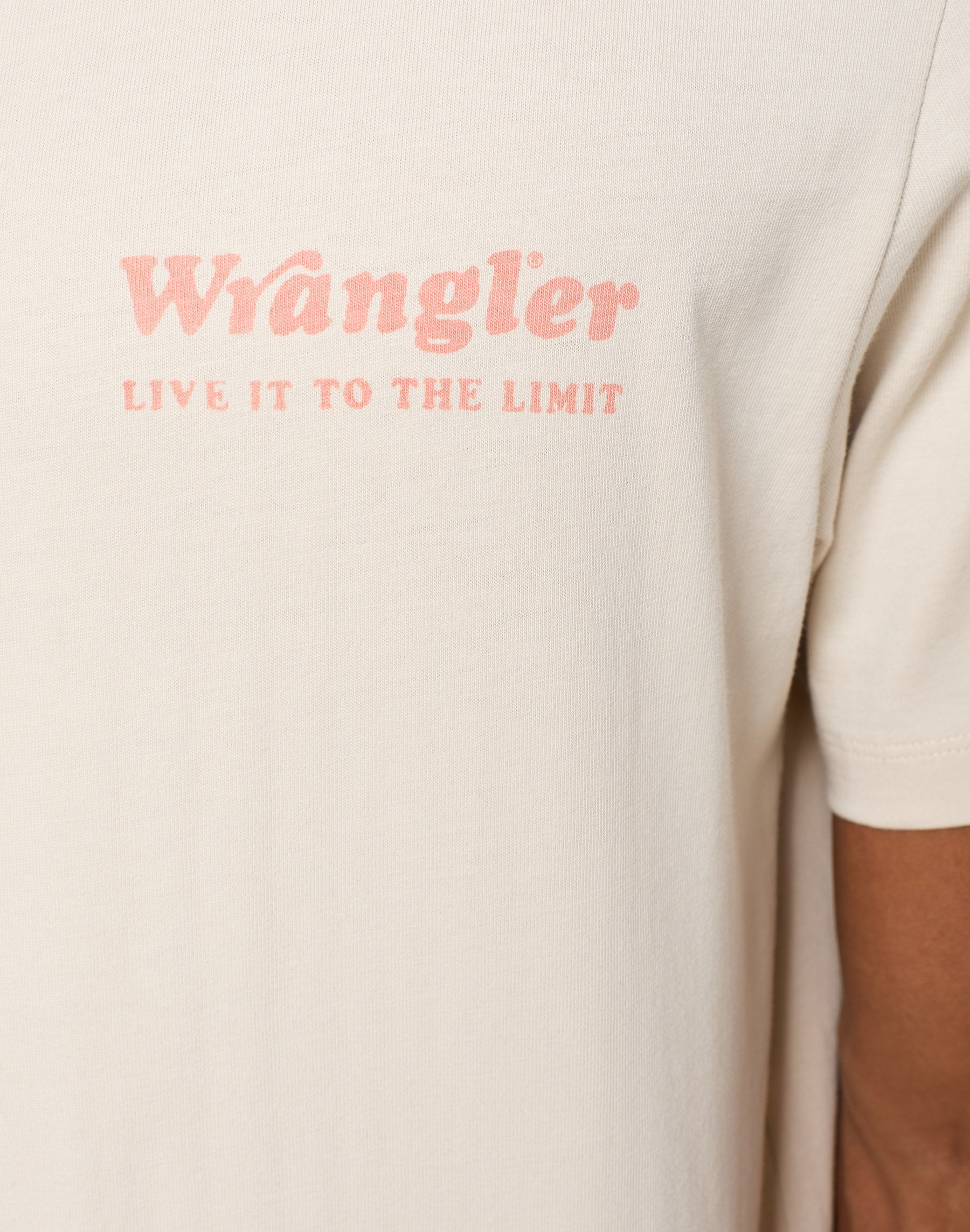 Graphic Tee in White T-shirts Wrangler   