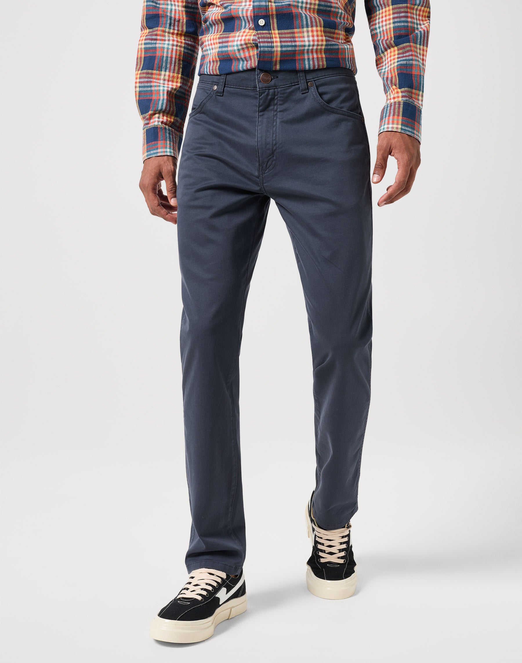 Larston in Dark Navy Pantalon Wrangler   