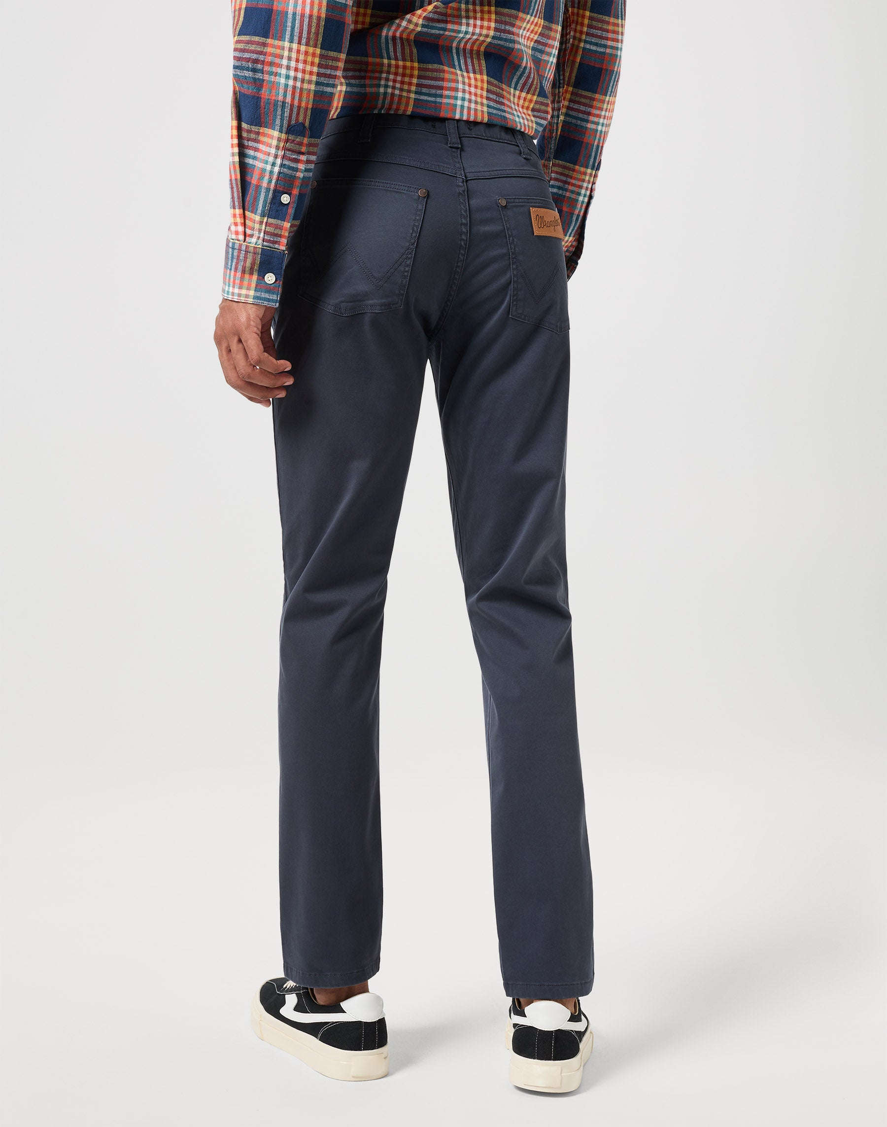 Larston in Dark Navy Pantalon Wrangler   