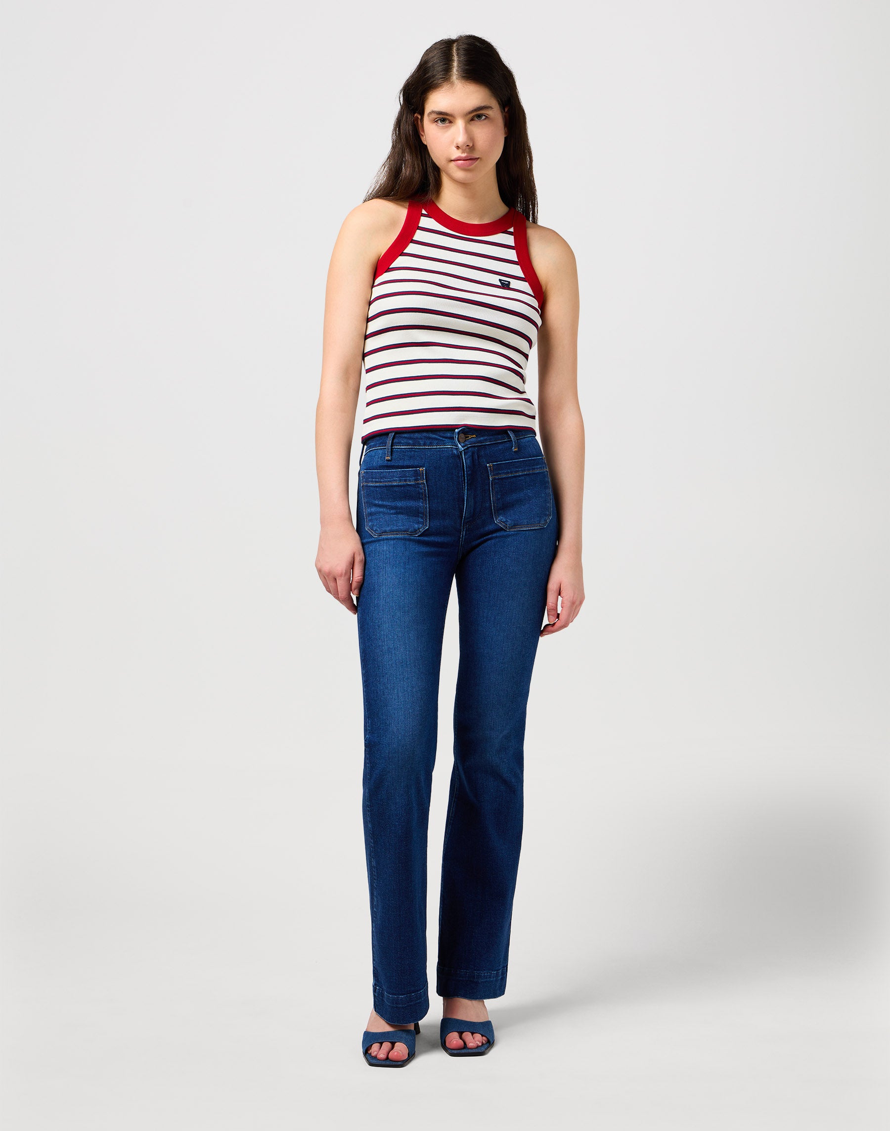 Jeans Flare in Dark Wash Wrangler