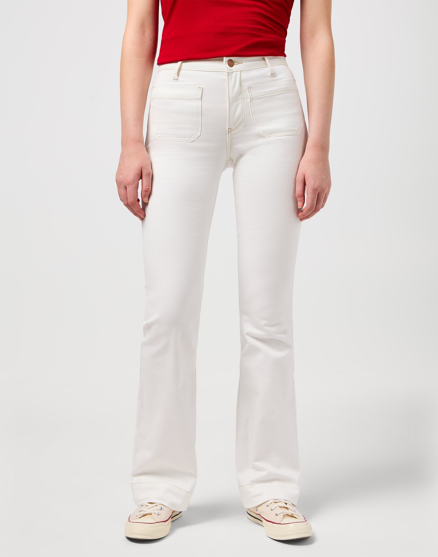 Flare in White Pantalon Wrangler   