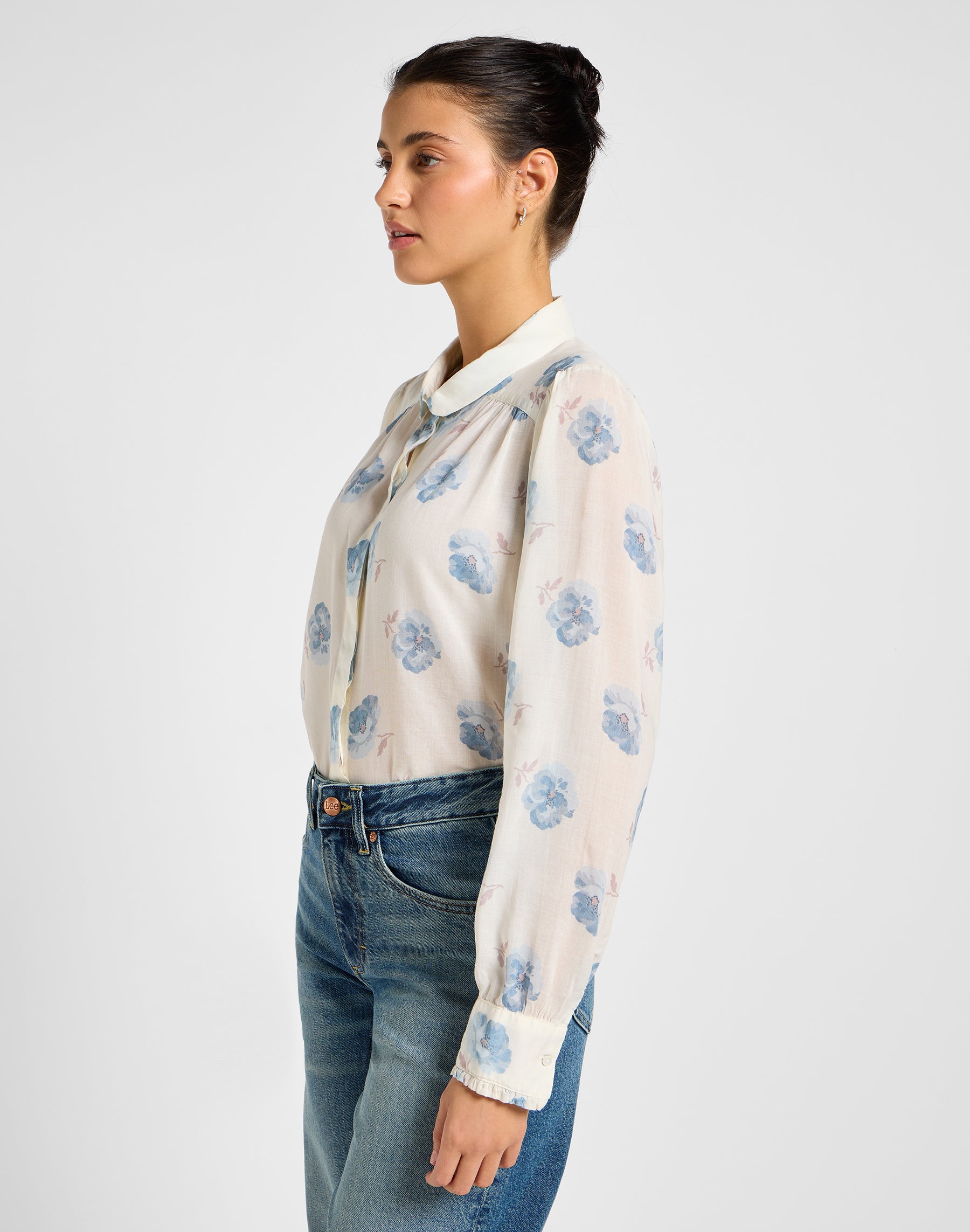 Shirred Blouse in Shy Blue Floral Chemises Lee   