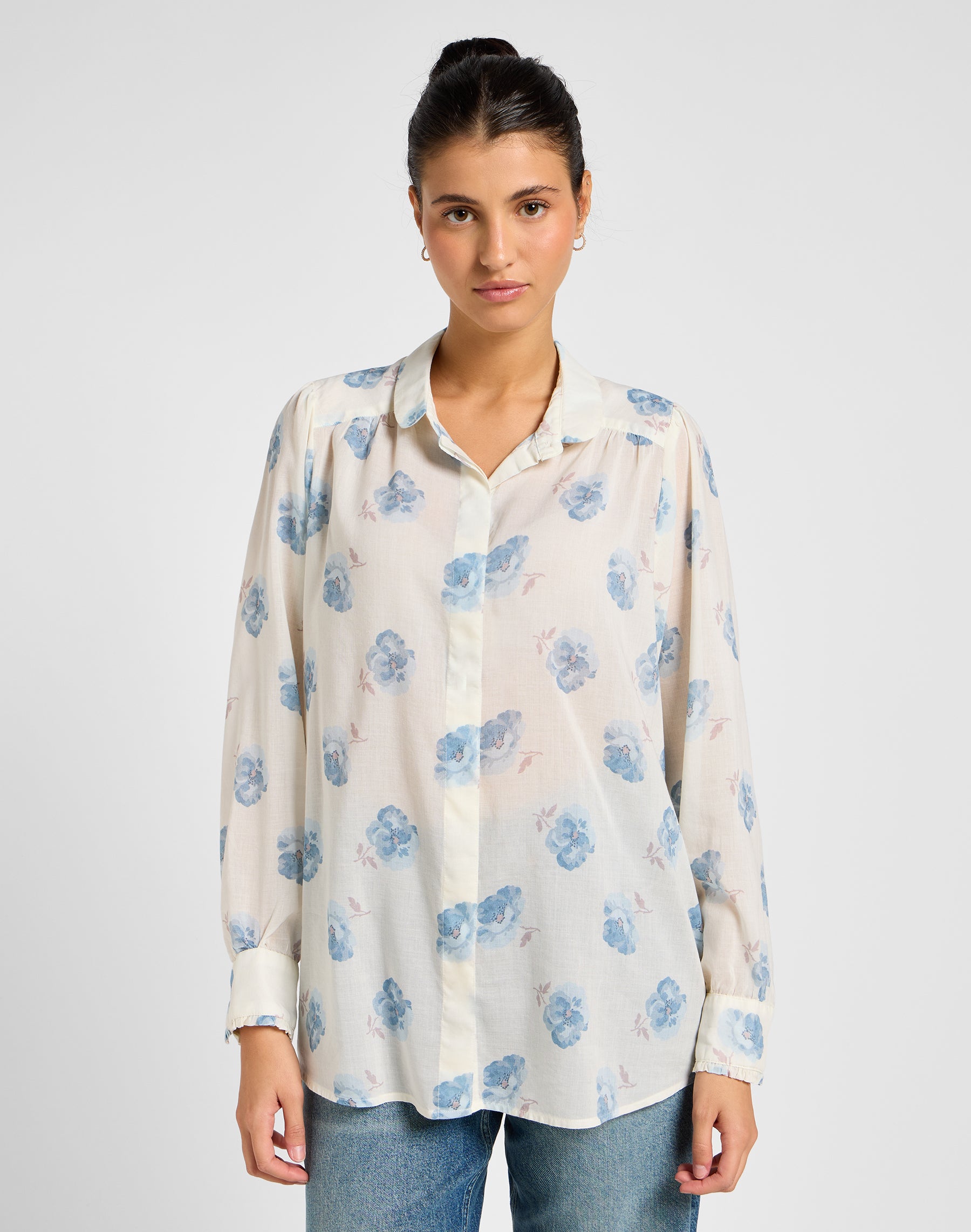 Shirred Blouse in Shy Blue Floral Chemises Lee   