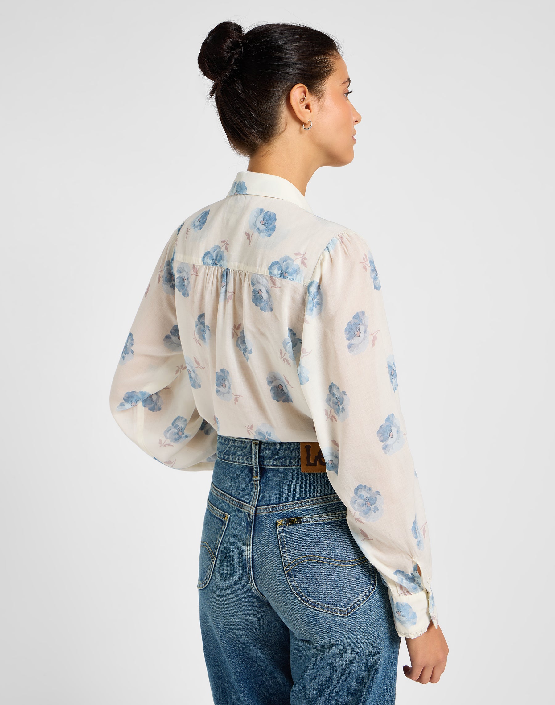 Shirred Blouse in Shy Blue Floral Chemises Lee   