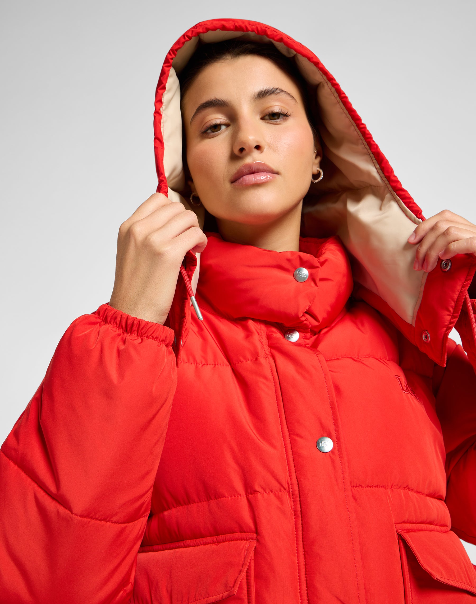 Vestes à capuche Short Puffer in True Red Lee   