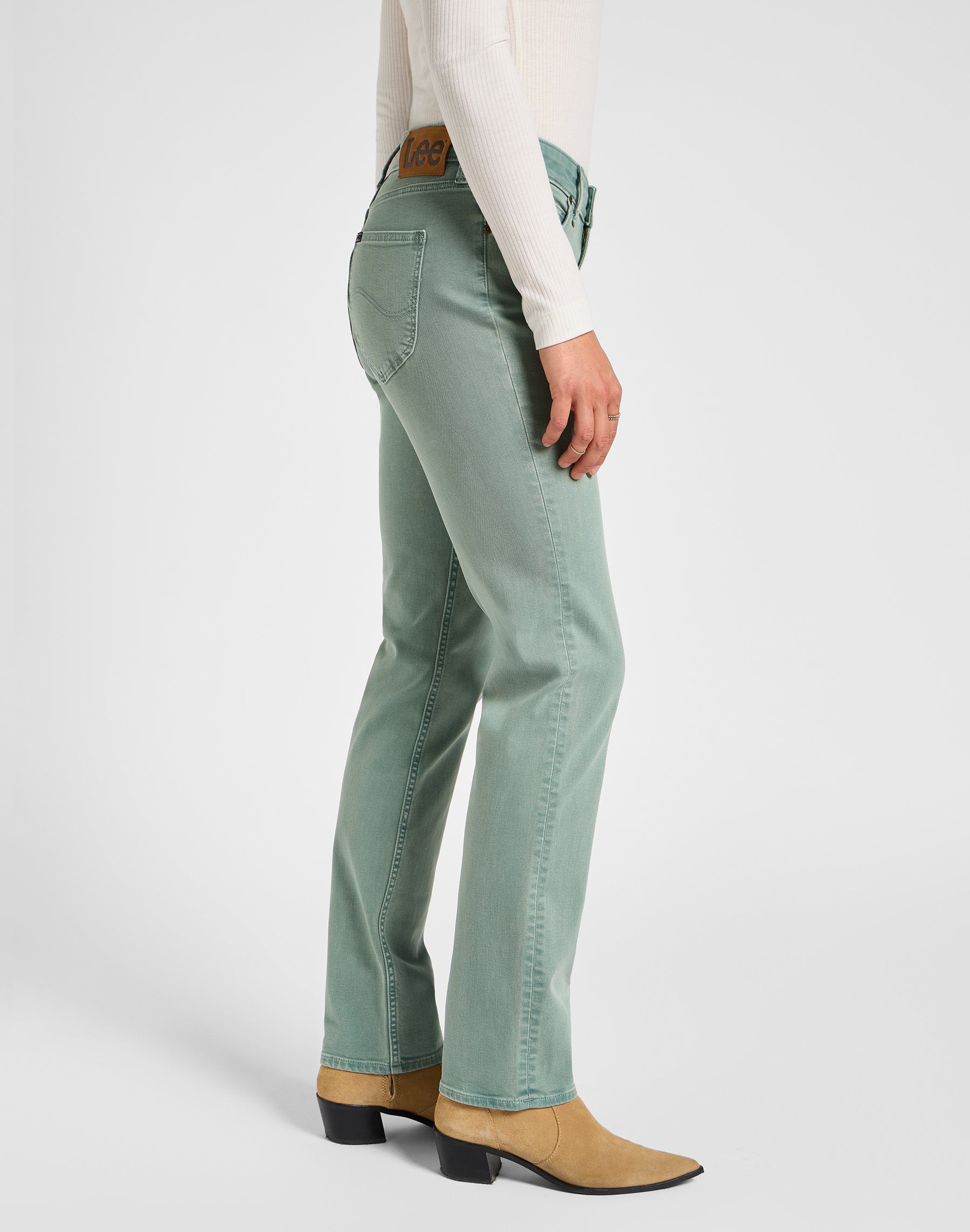 Pantalon Marion Straight in Muted Sage Lee   