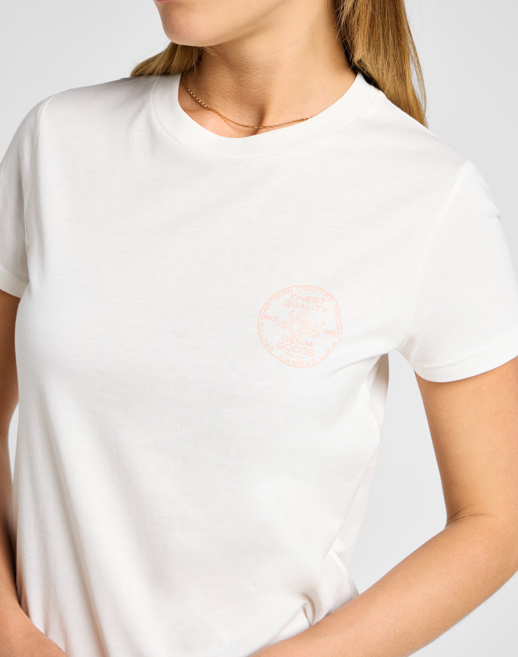 Small Logo Tee en écru T-shirts Lee   