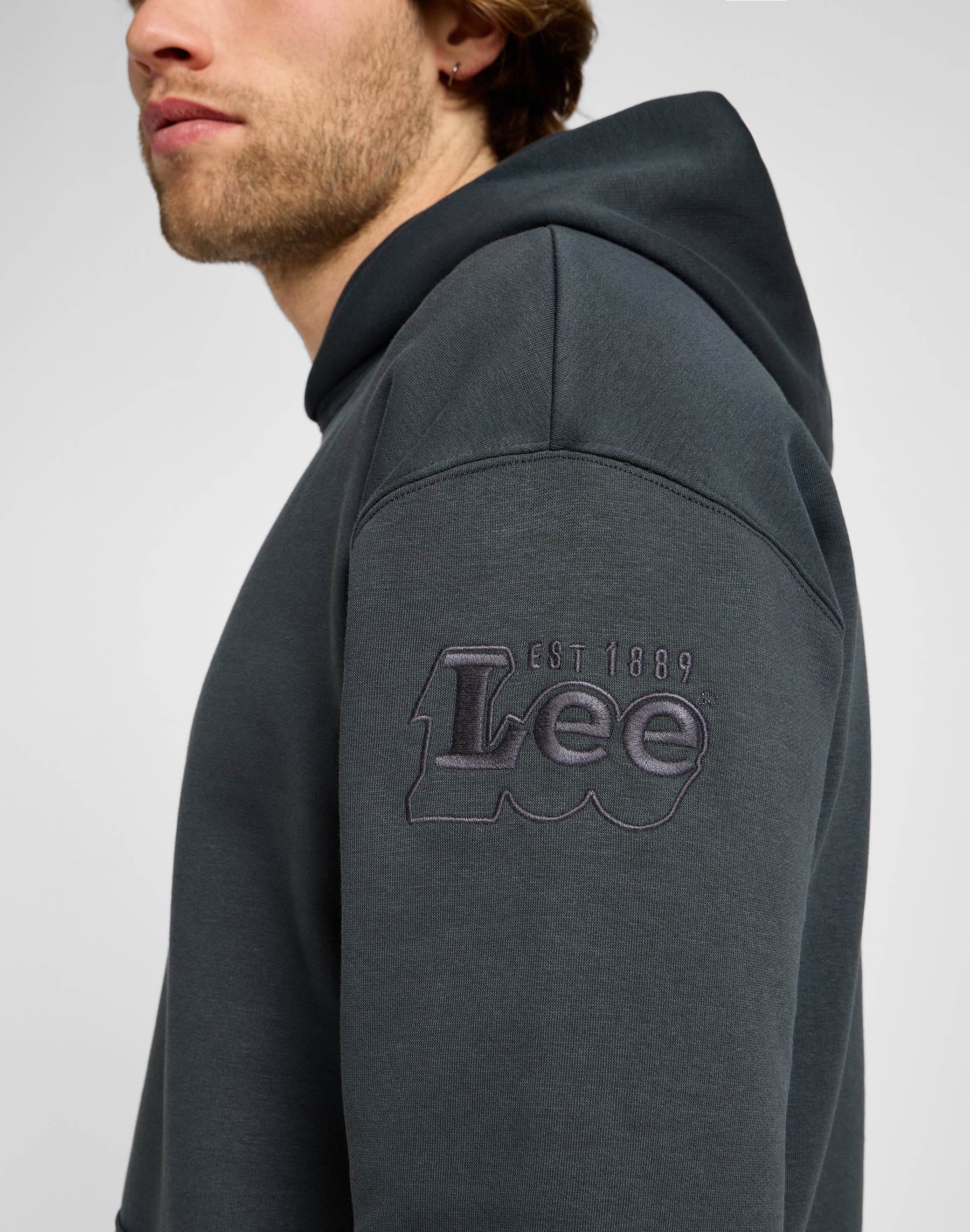 Core Relaxed Hoodie en Washed Black Sweat à capuche Lee   