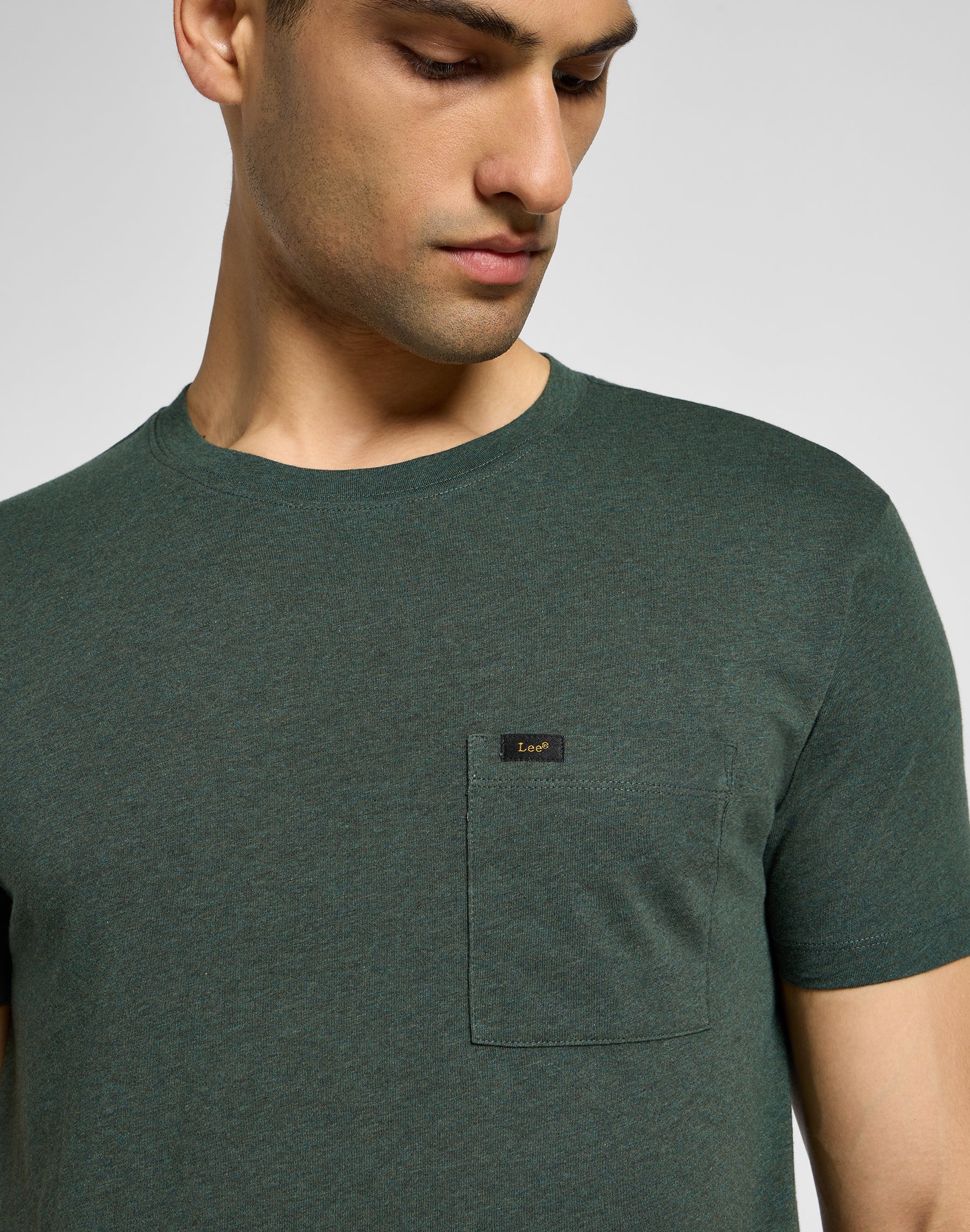 Ultimate Pocket Tee in Olive Night T-shirts Lee   