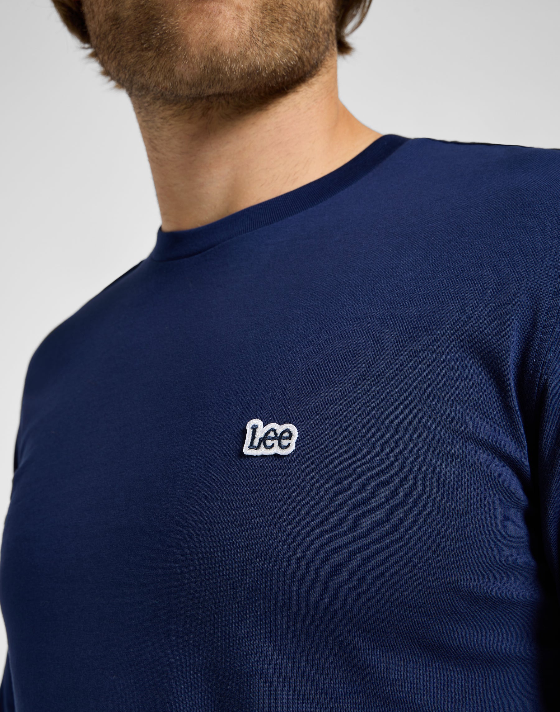 T-shirts à manches longues Patch Logo Tee en True Navy Sweatshirts Lee   