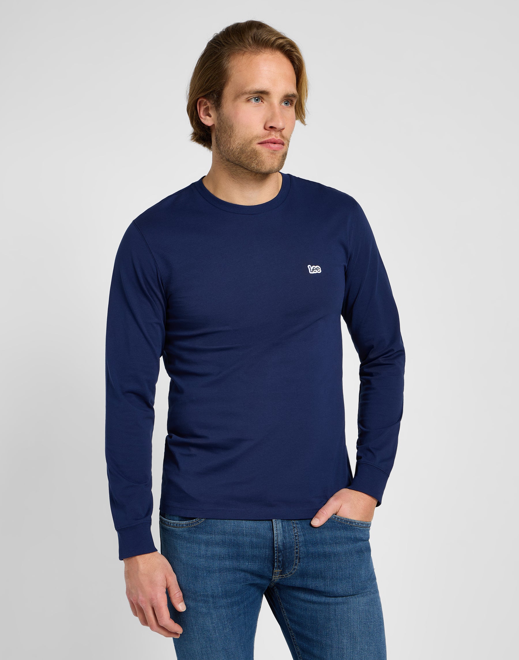 T-shirts à manches longues Patch Logo Tee en True Navy Sweatshirts Lee   