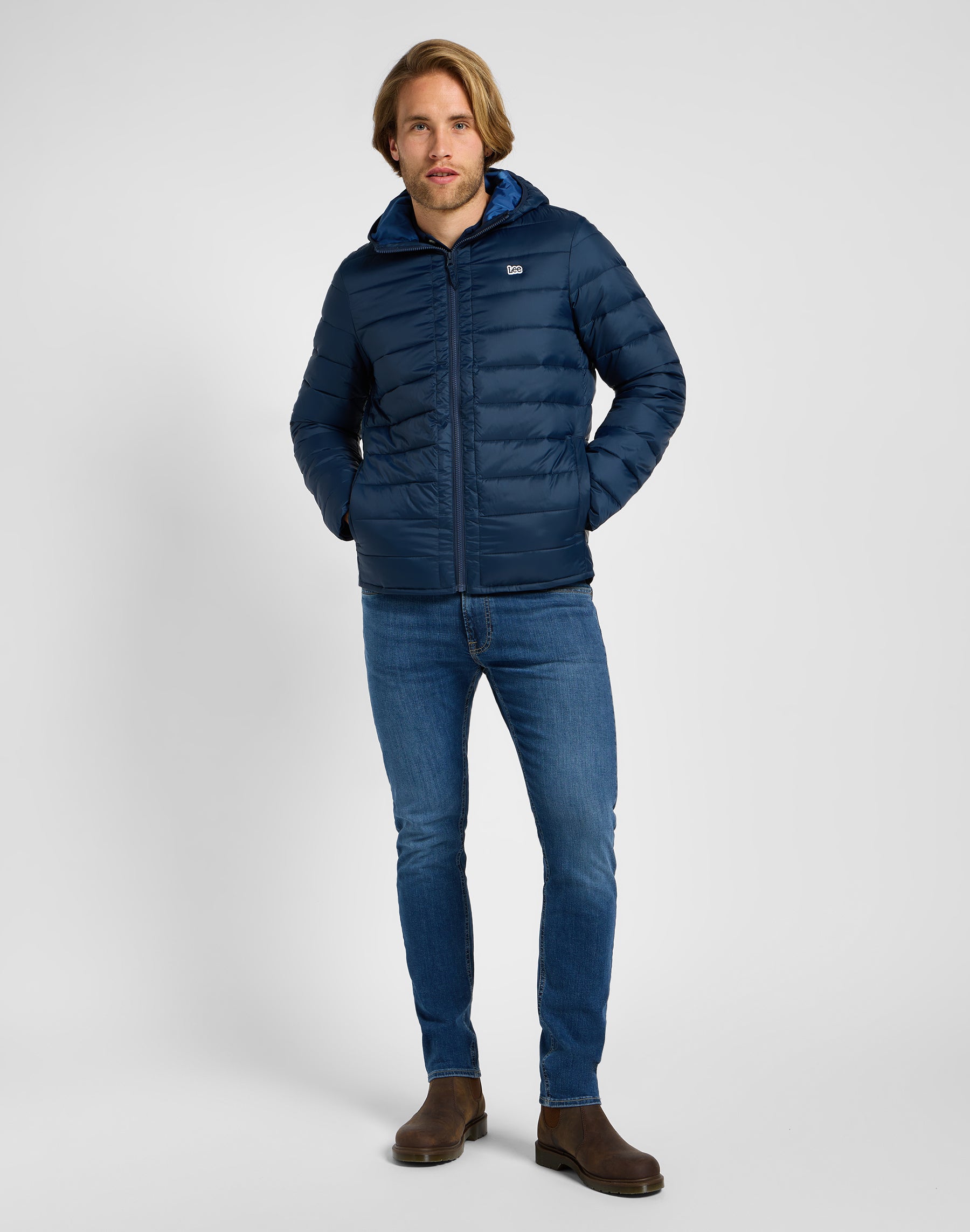 Light Puffer Jacket in Rivet Navy Vestes Lee   