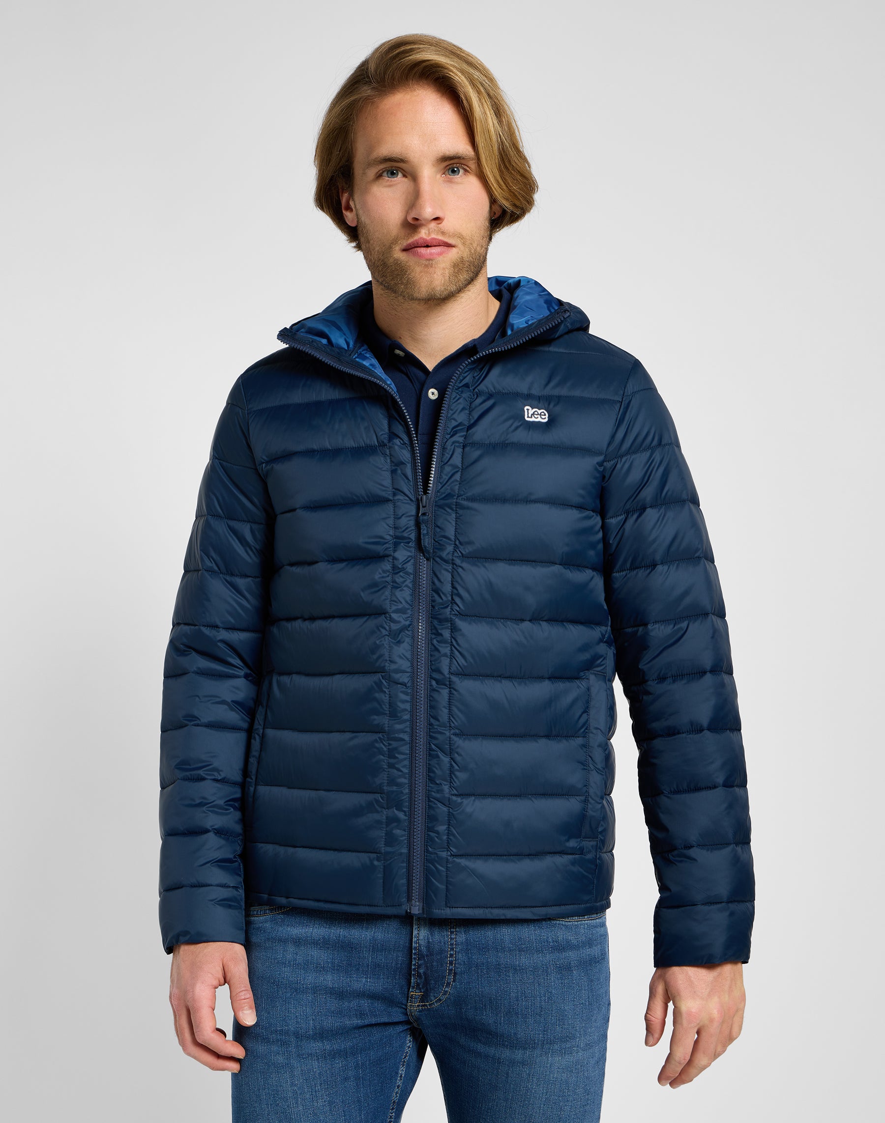 Light Puffer Jacket in Rivet Navy Vestes Lee   