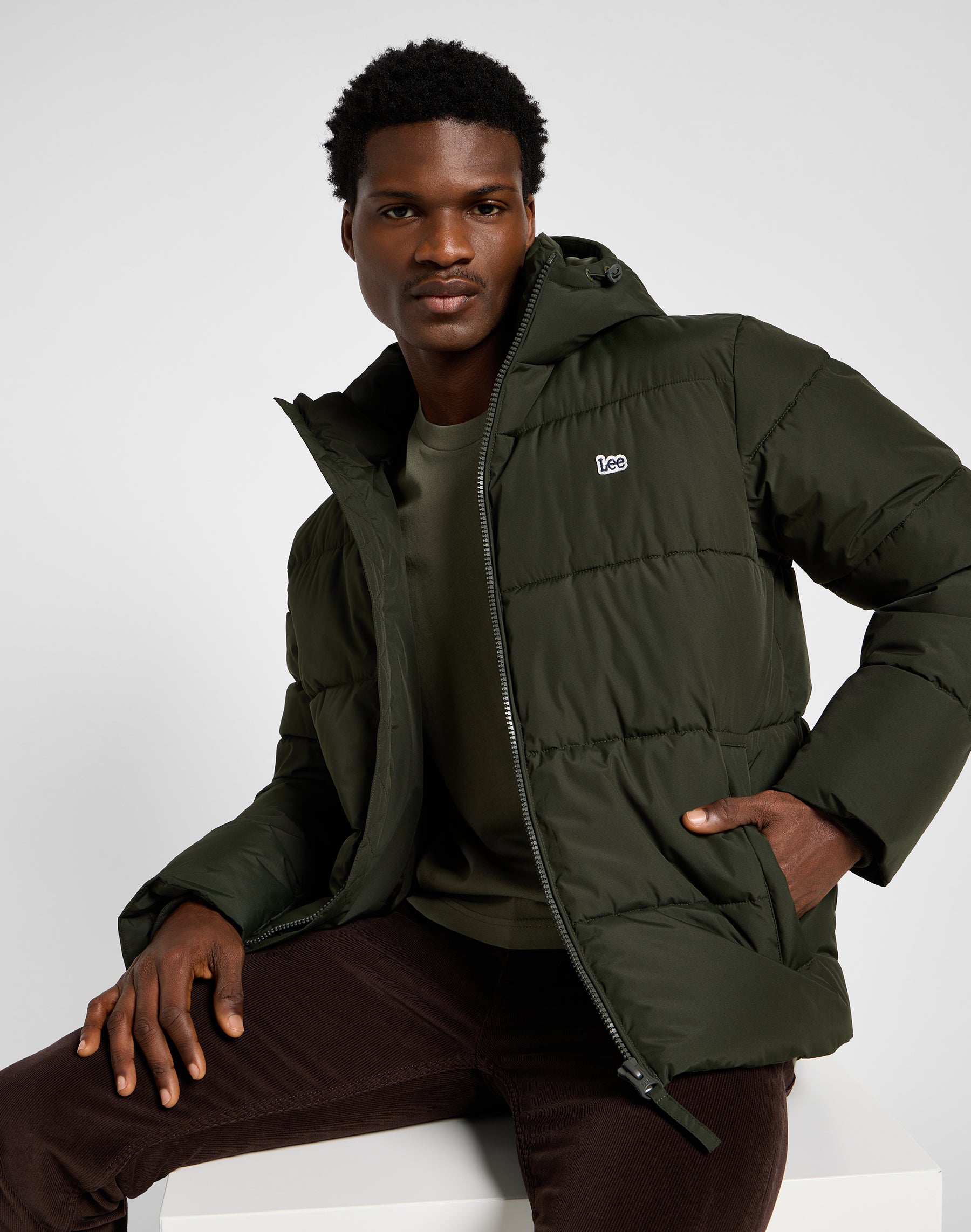 Puffer Jacket in Olive Night Vestes Lee   