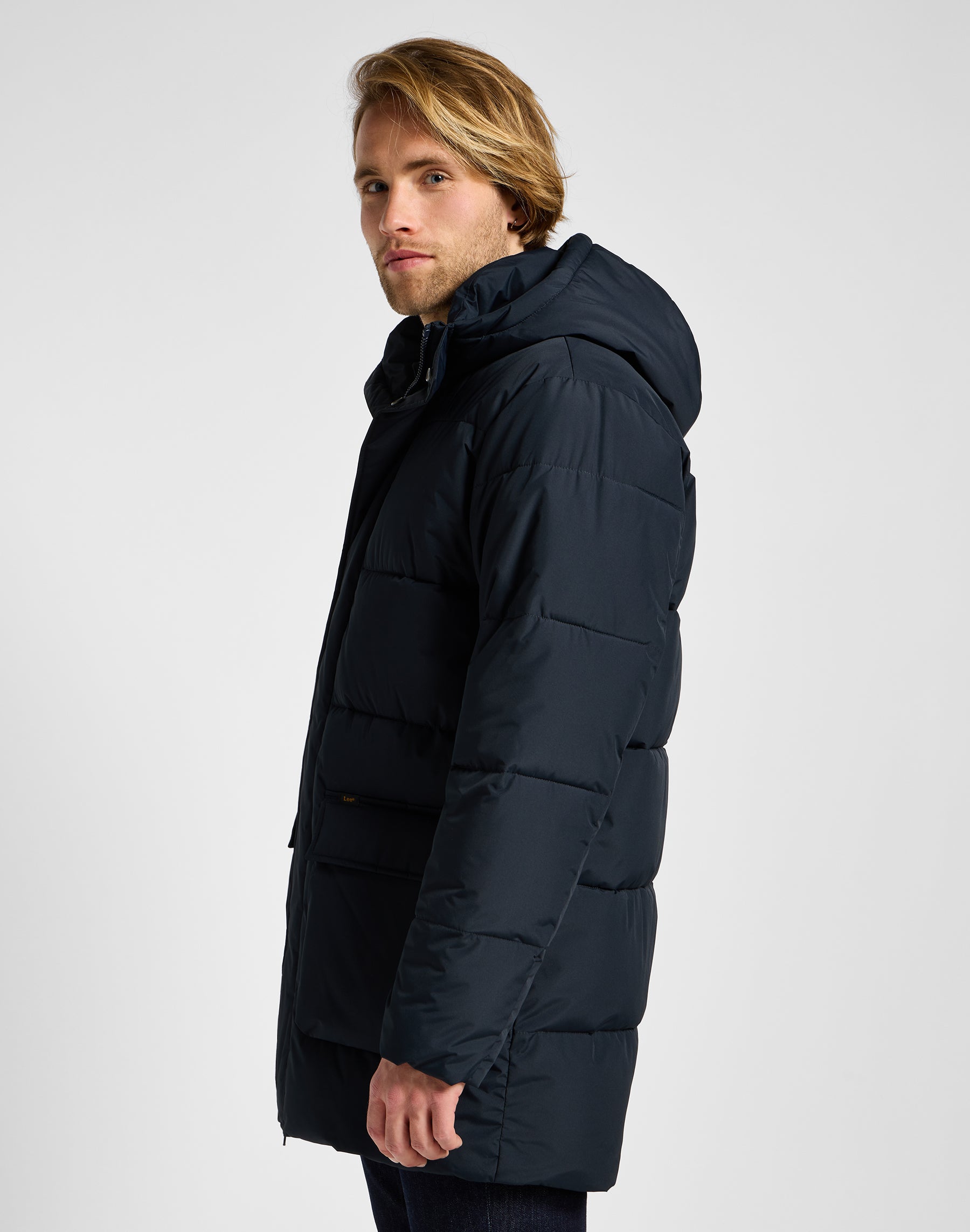 Long Puffer Jacket in Black Vestes Lee   