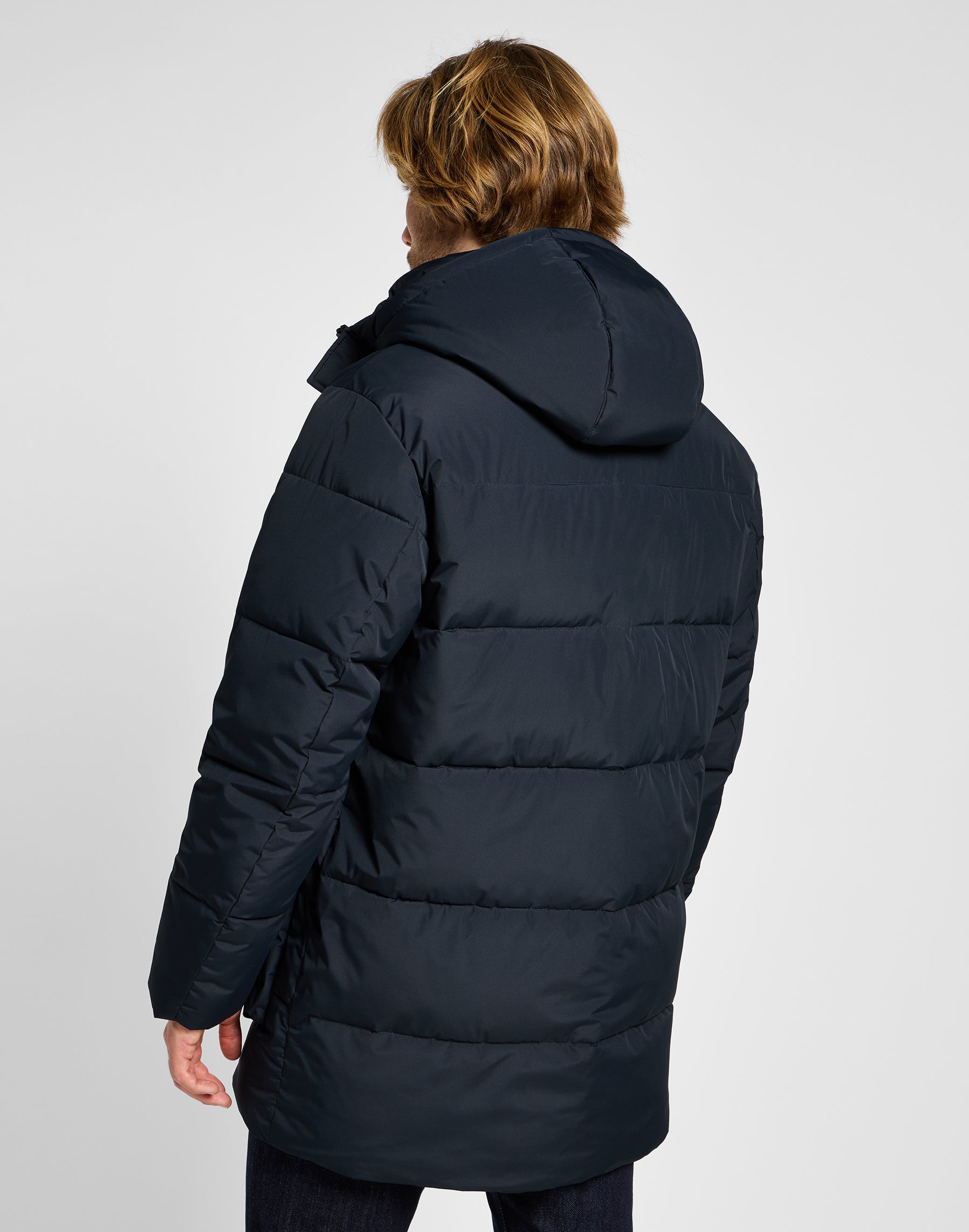 Long Puffer Jacket in Black Vestes Lee   