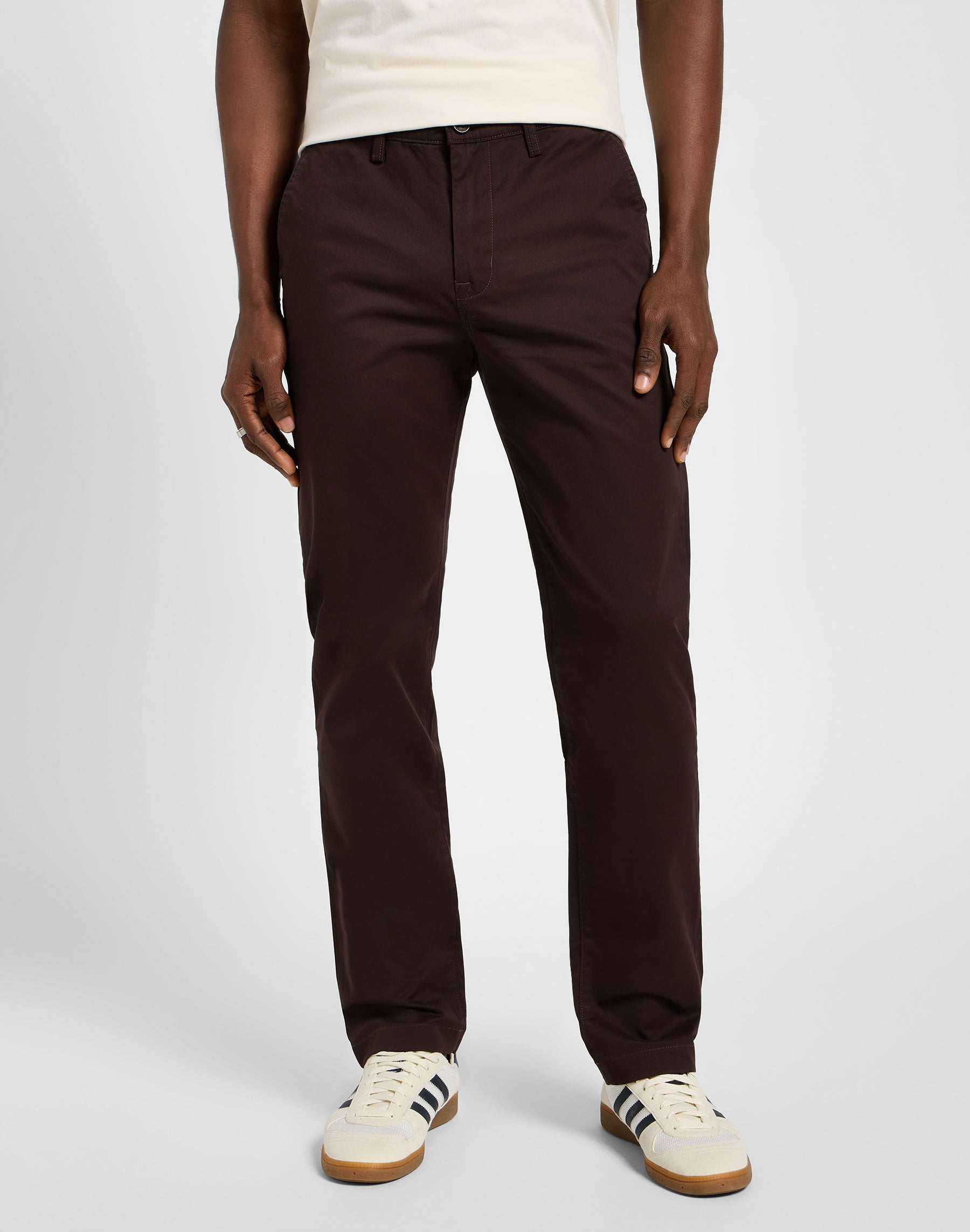 Slim Chino dans Pantalon Espresso Lee   