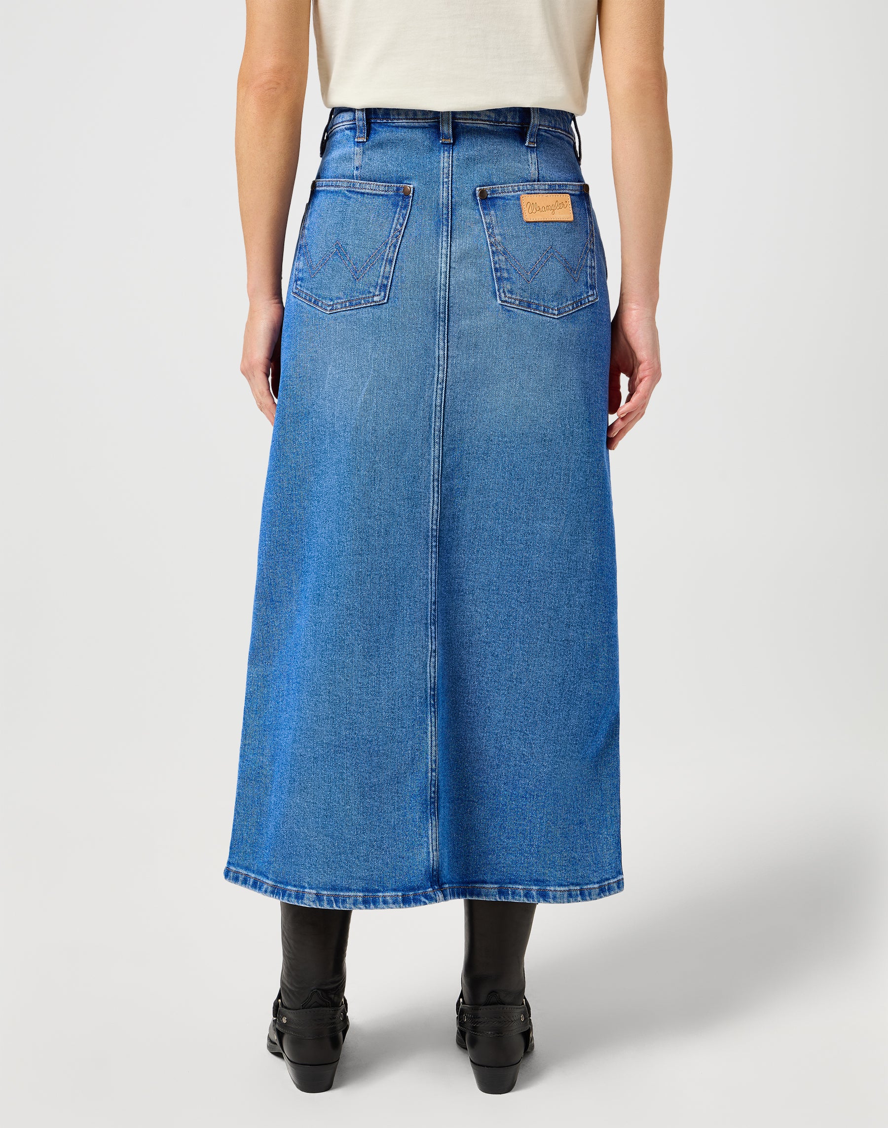 Denim Maxi Skirt in Once Loved Jupes Wrangler   