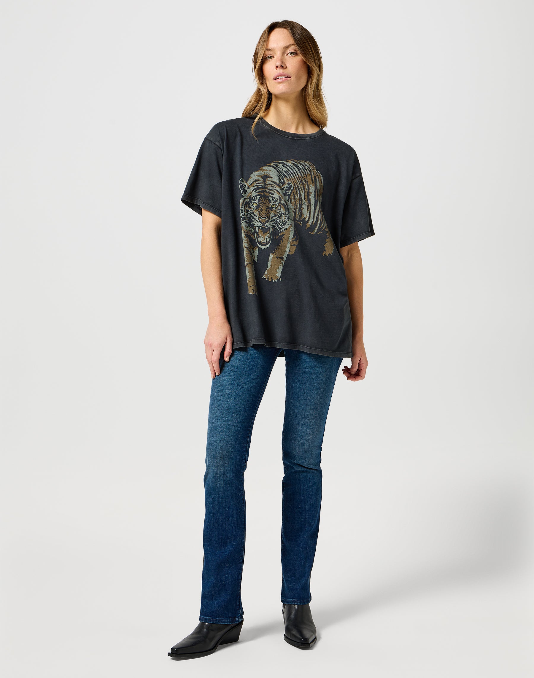 Tee oversized in Faded Black T-shirts Wrangler   