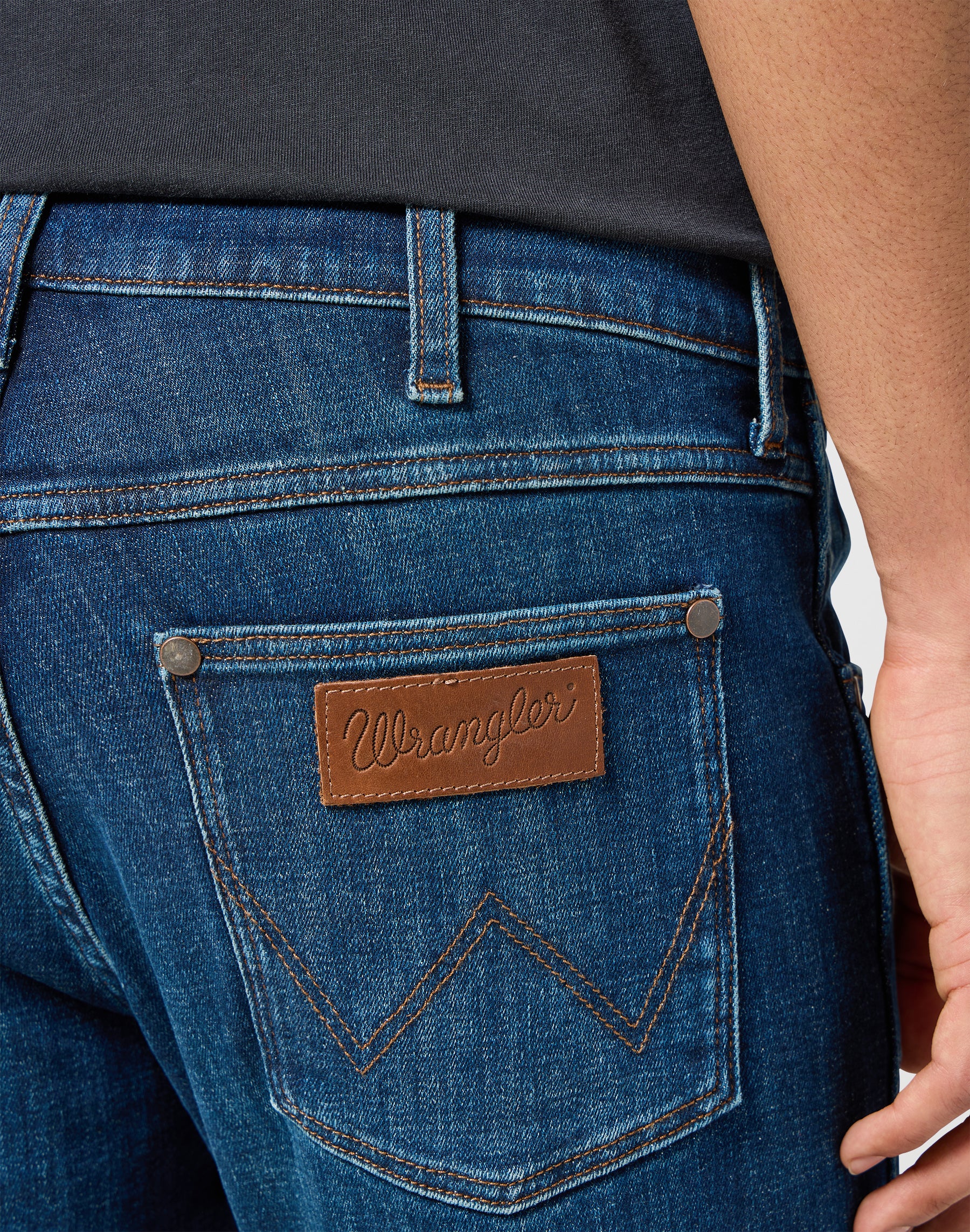 Greensboro in Azure Fade Jeans Wrangler   