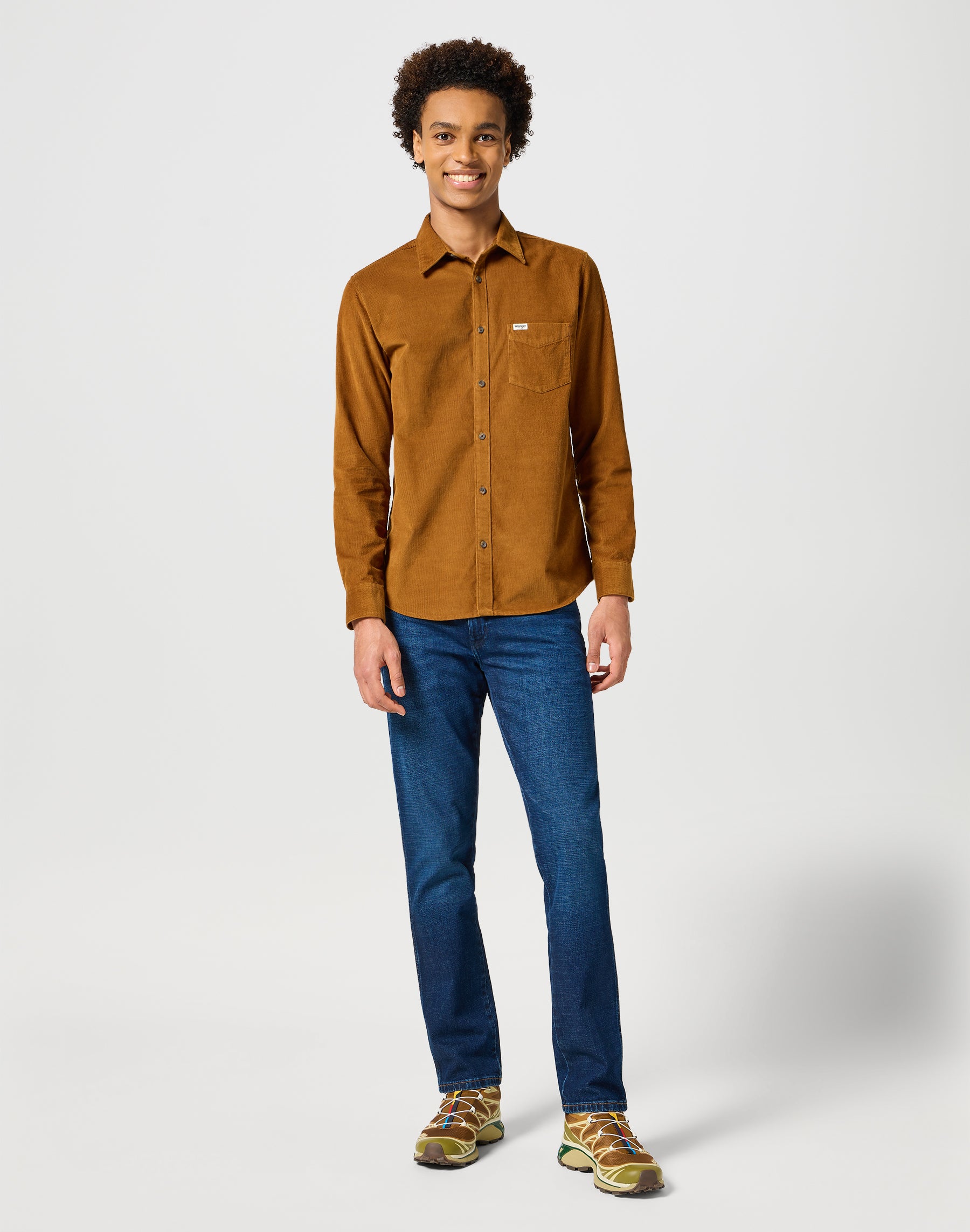 One Pocket Corduroy Shirt in Monks Robe Chemises Wrangler   