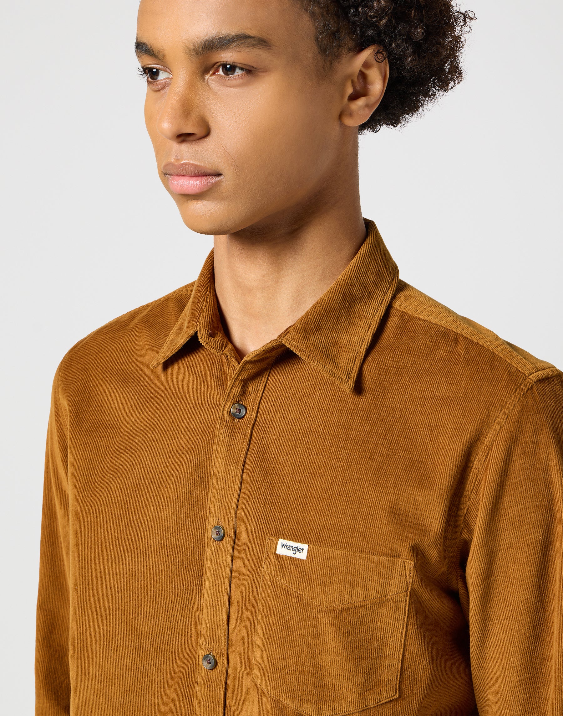 One Pocket Corduroy Shirt in Monks Robe Chemises Wrangler   