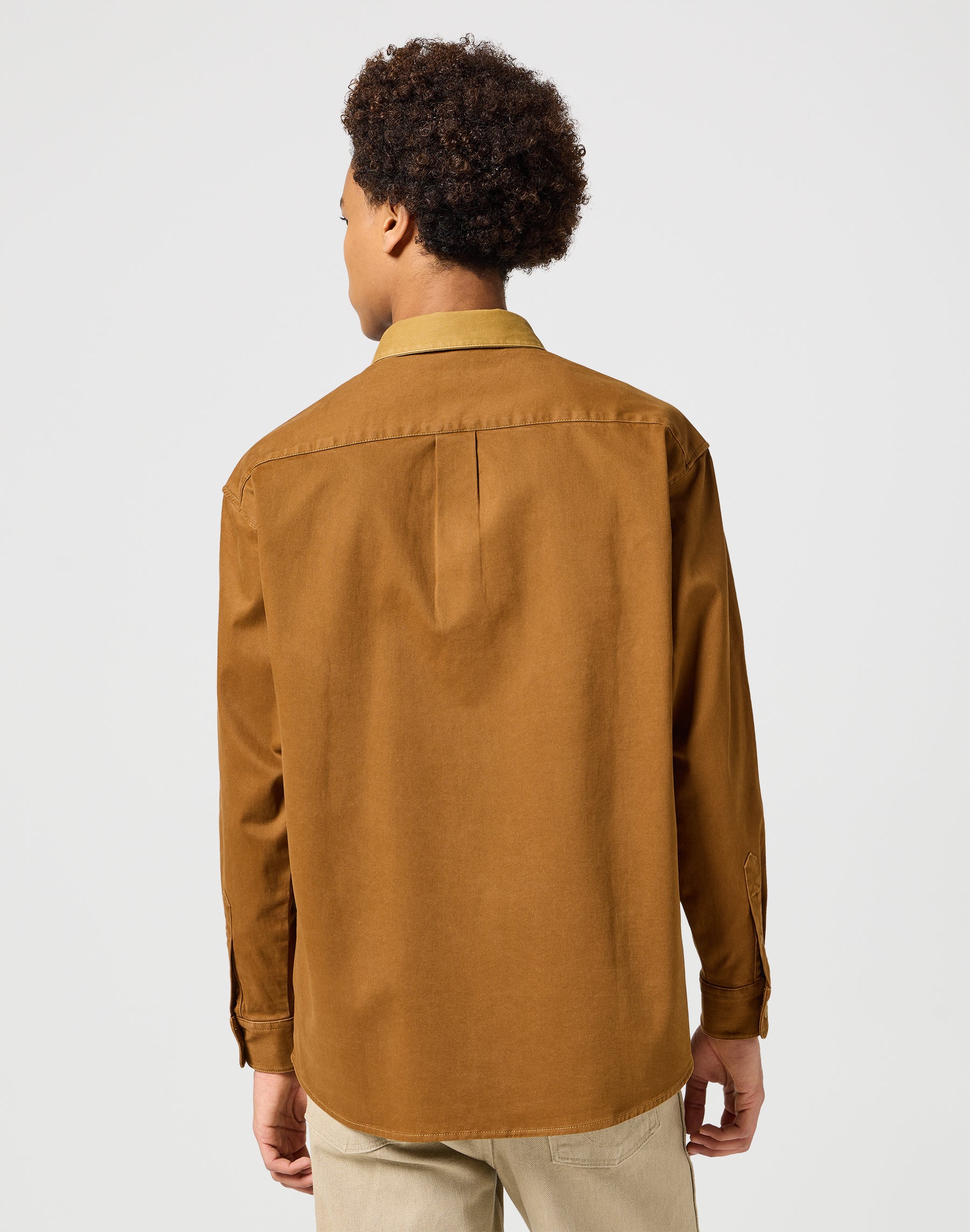 Casey Colorblock Shirt in Monks Robe Chemises Wrangler   