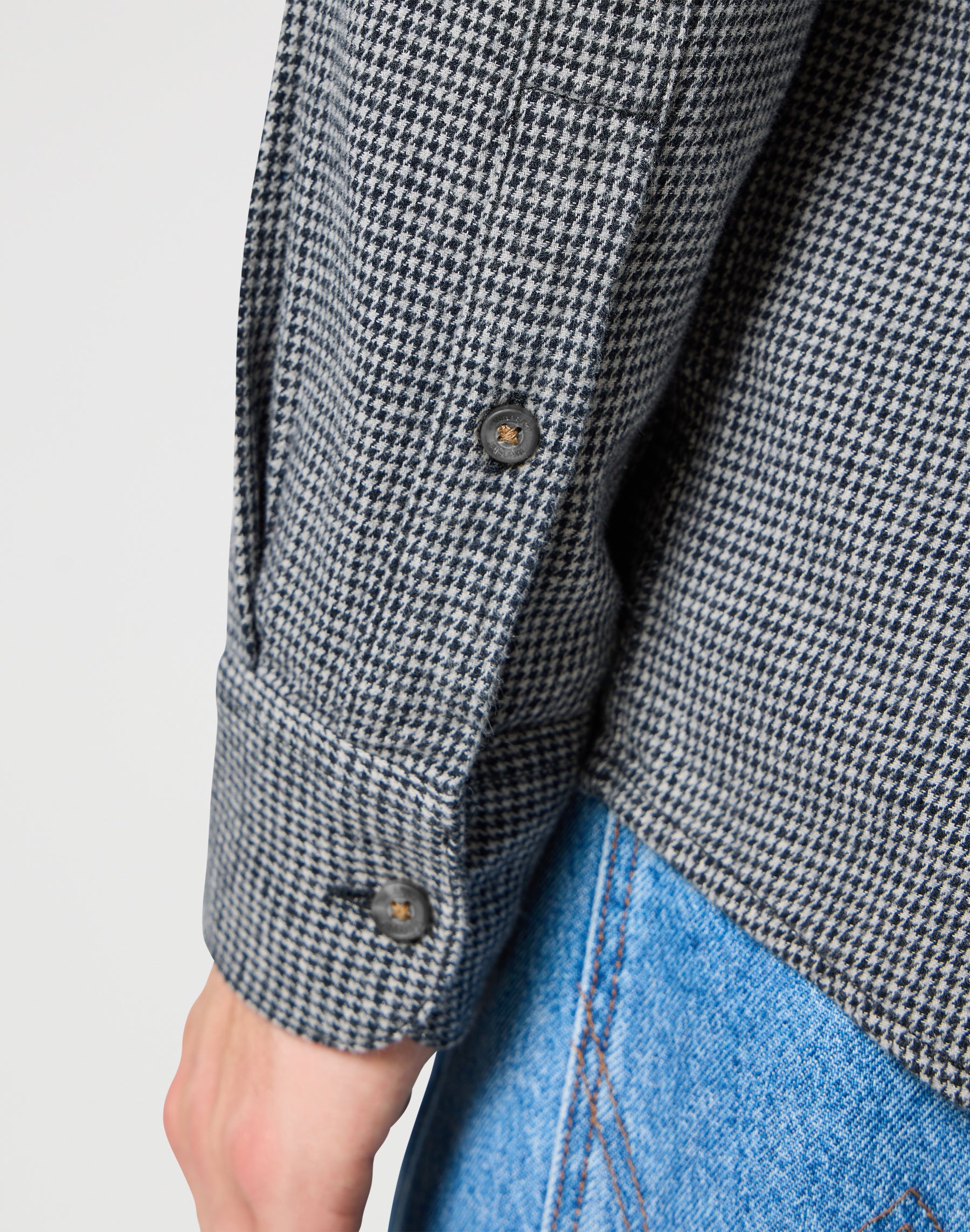 One Pocket Flannel Shirt in Grey Black Chemises Wrangler   