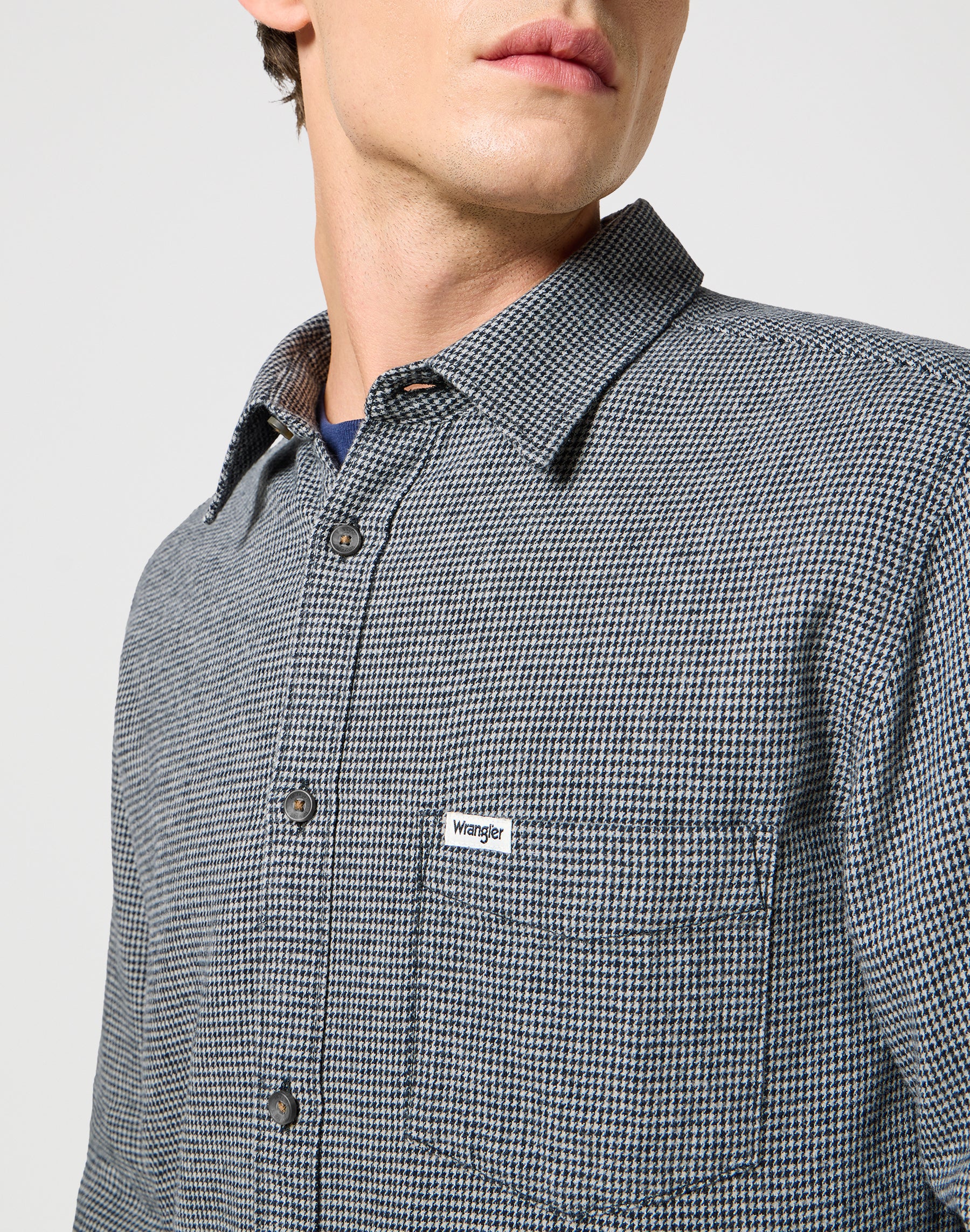 One Pocket Flannel Shirt in Grey Black Chemises Wrangler   