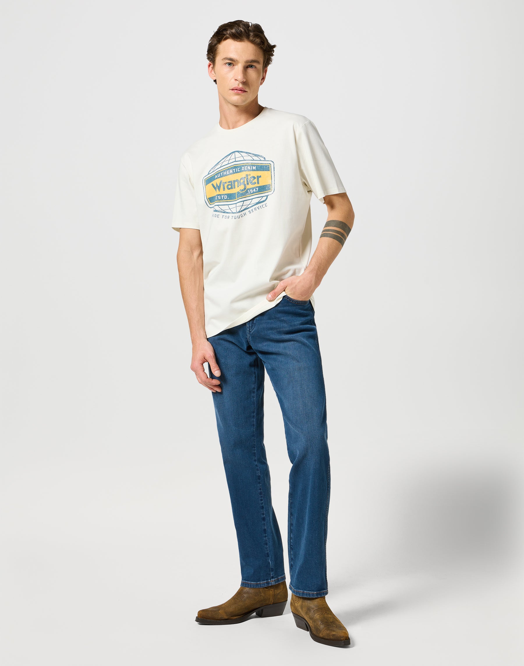 Americana Tee in Vintage White T-shirts Wrangler   