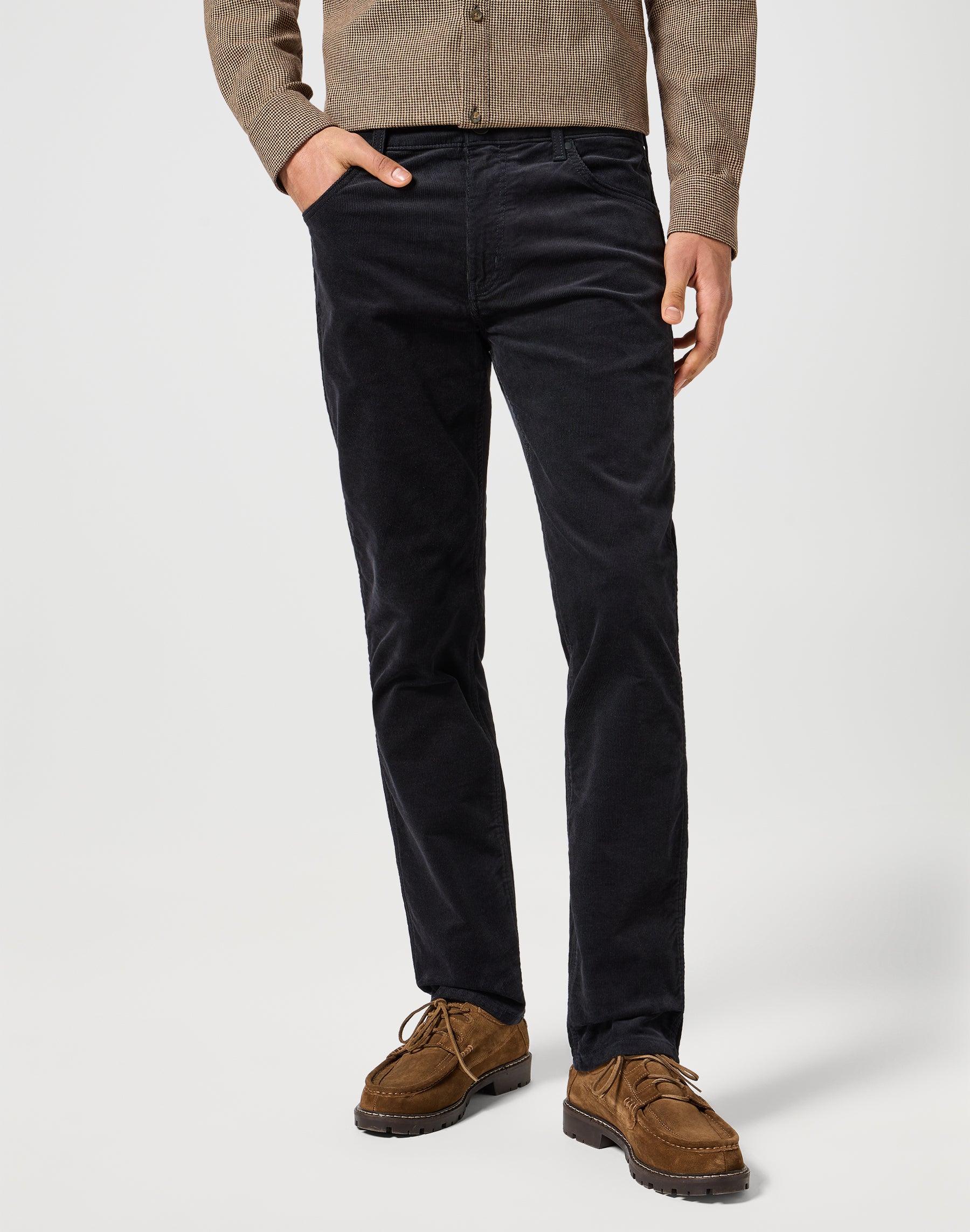 Greensboro in Black Pantalon Wrangler   