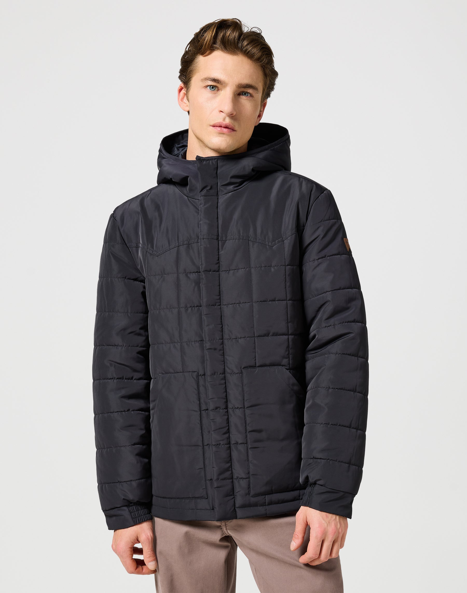 Transitional Puffer in Black Vestes Wrangler   