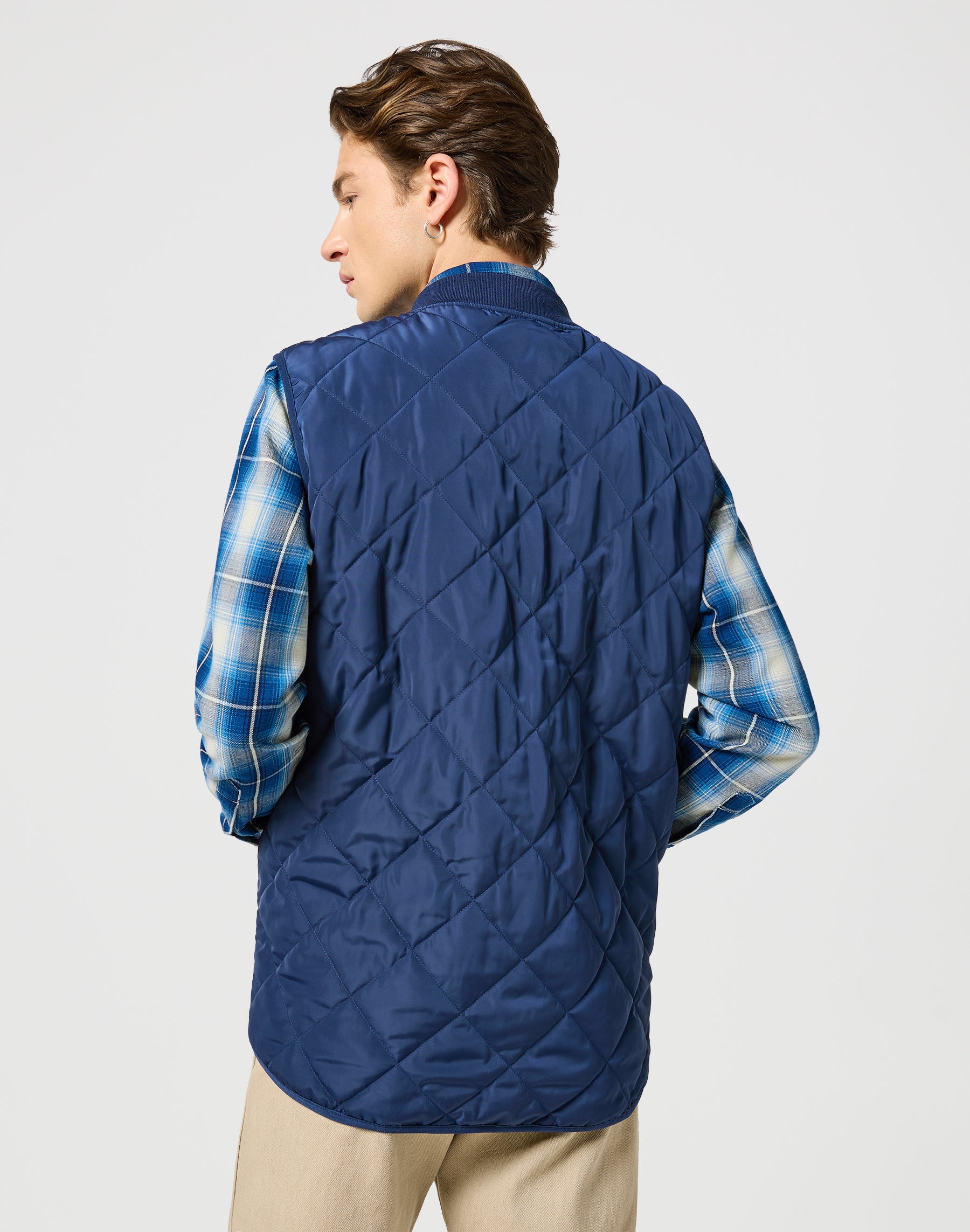 Elevated Vest in Navy Vestes Wrangler   