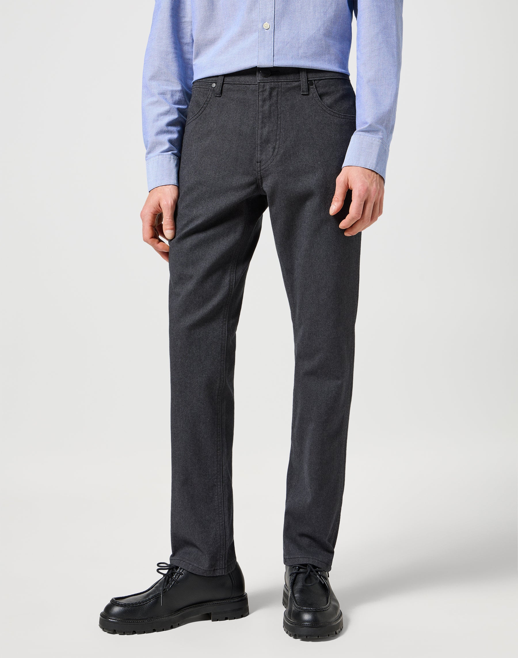 Greensboro in Charcoal Pantalon Wrangler   