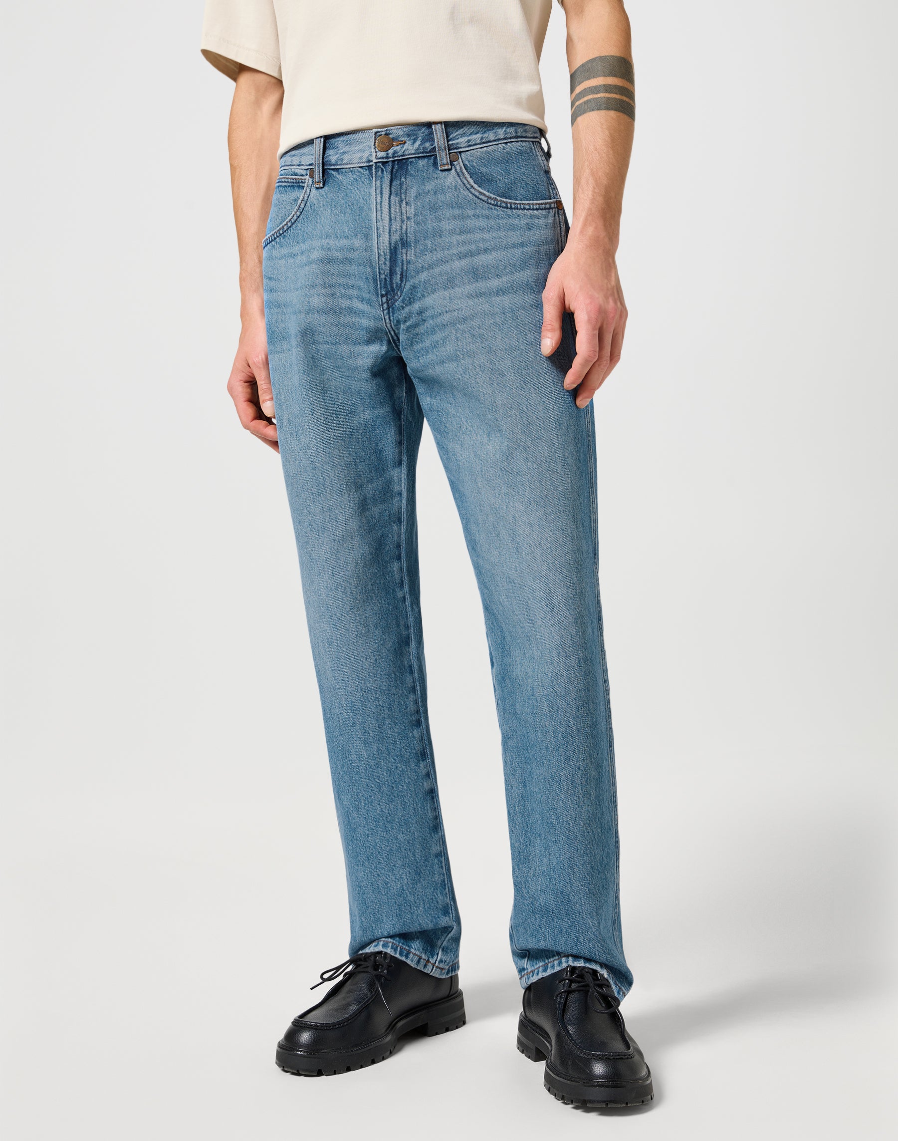 Frontier in Jungle Jasper Jeans Wrangler